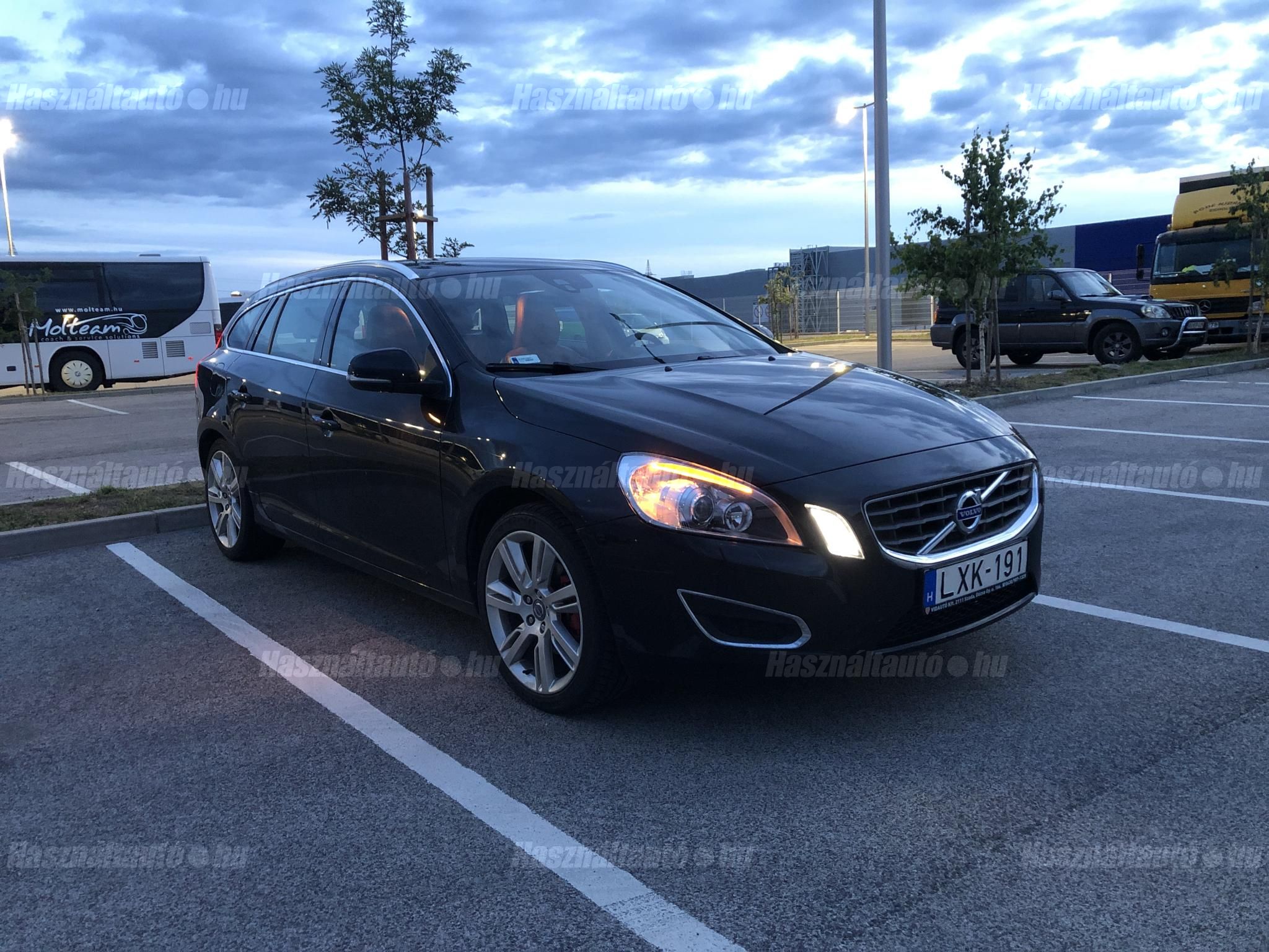 VOLVO V60 2011 - 1