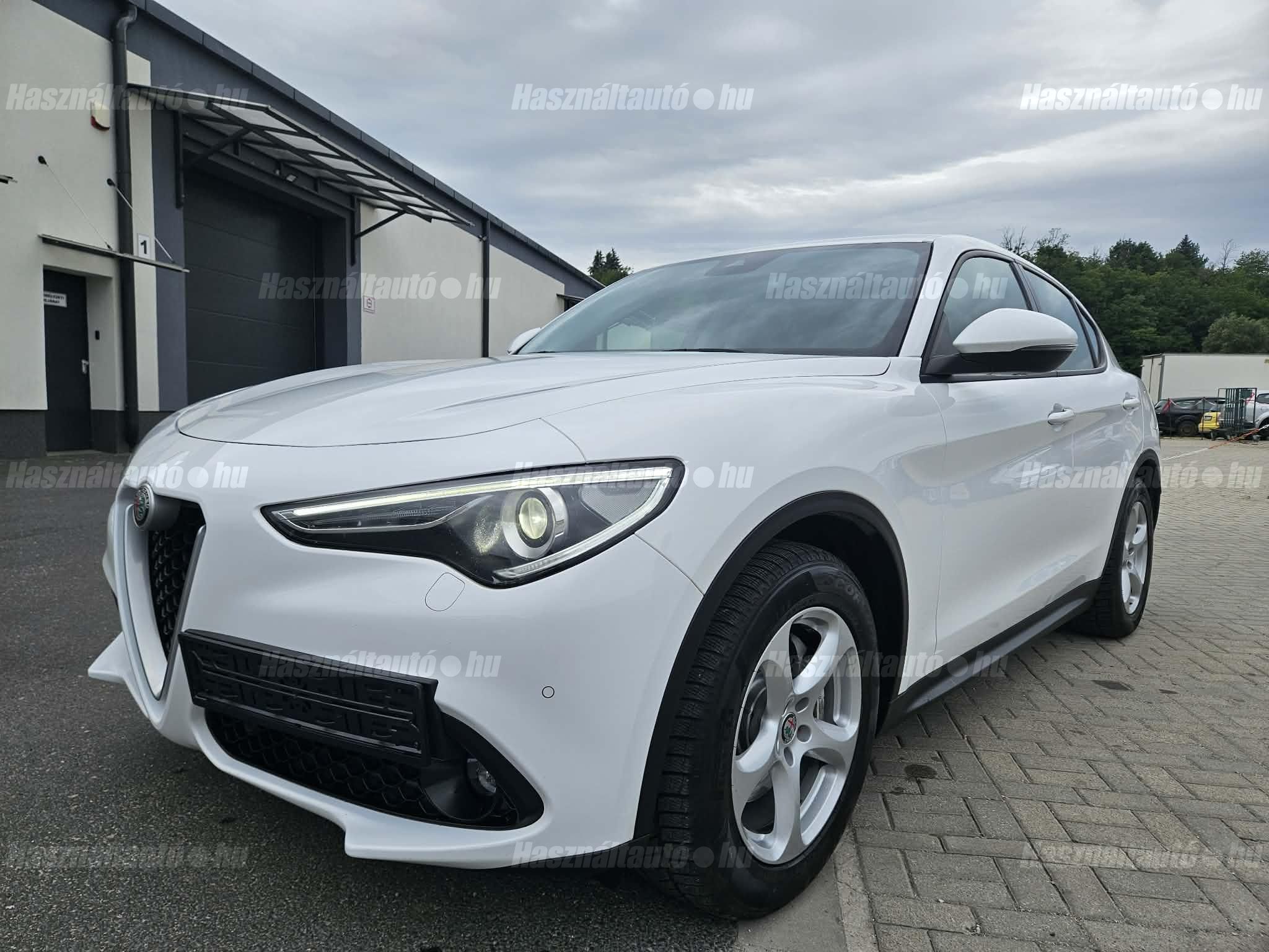 ALFA ROMEO STELVIO 2018/11 - 1