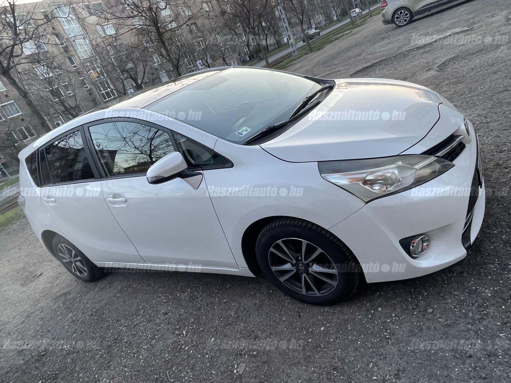 TOYOTA VERSO 2013/7 - 1