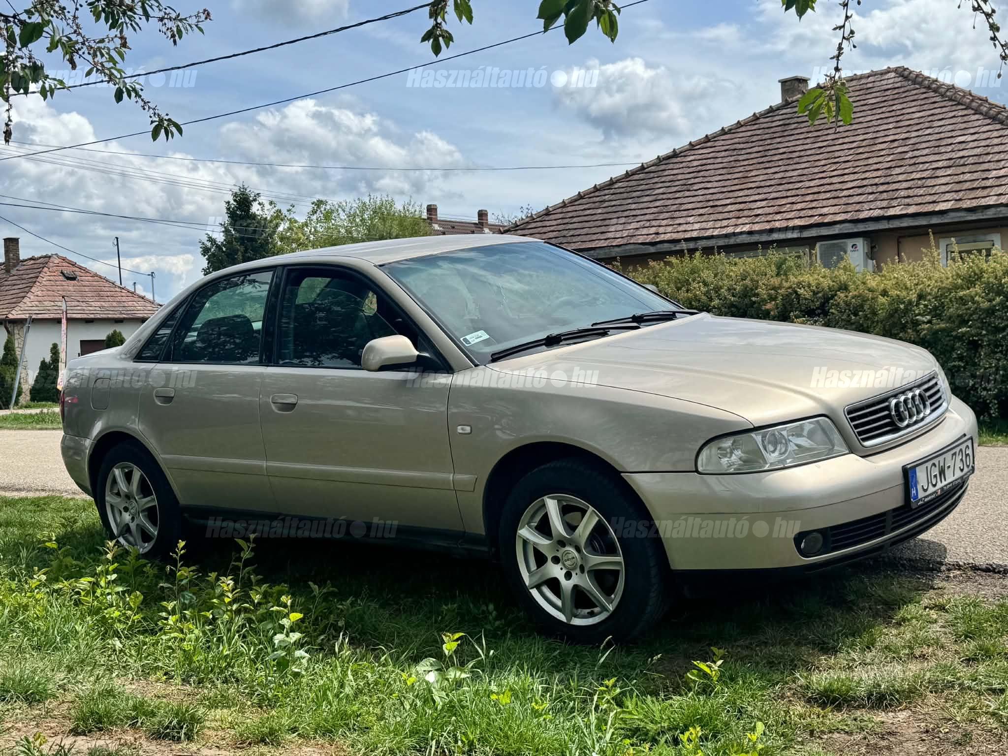 AUDI A4 2000/8 - 1