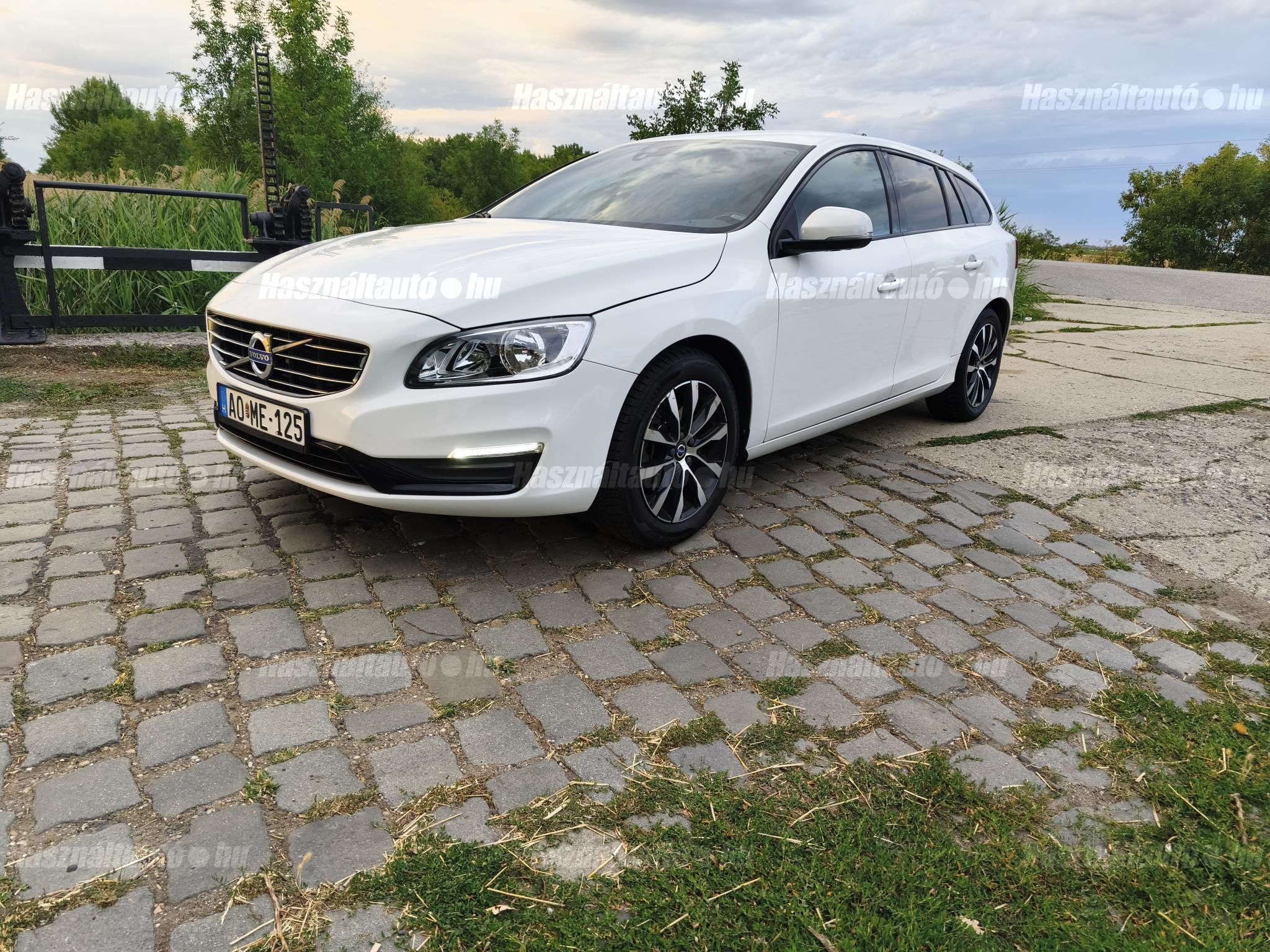 VOLVO V60 2018/8 - 1
