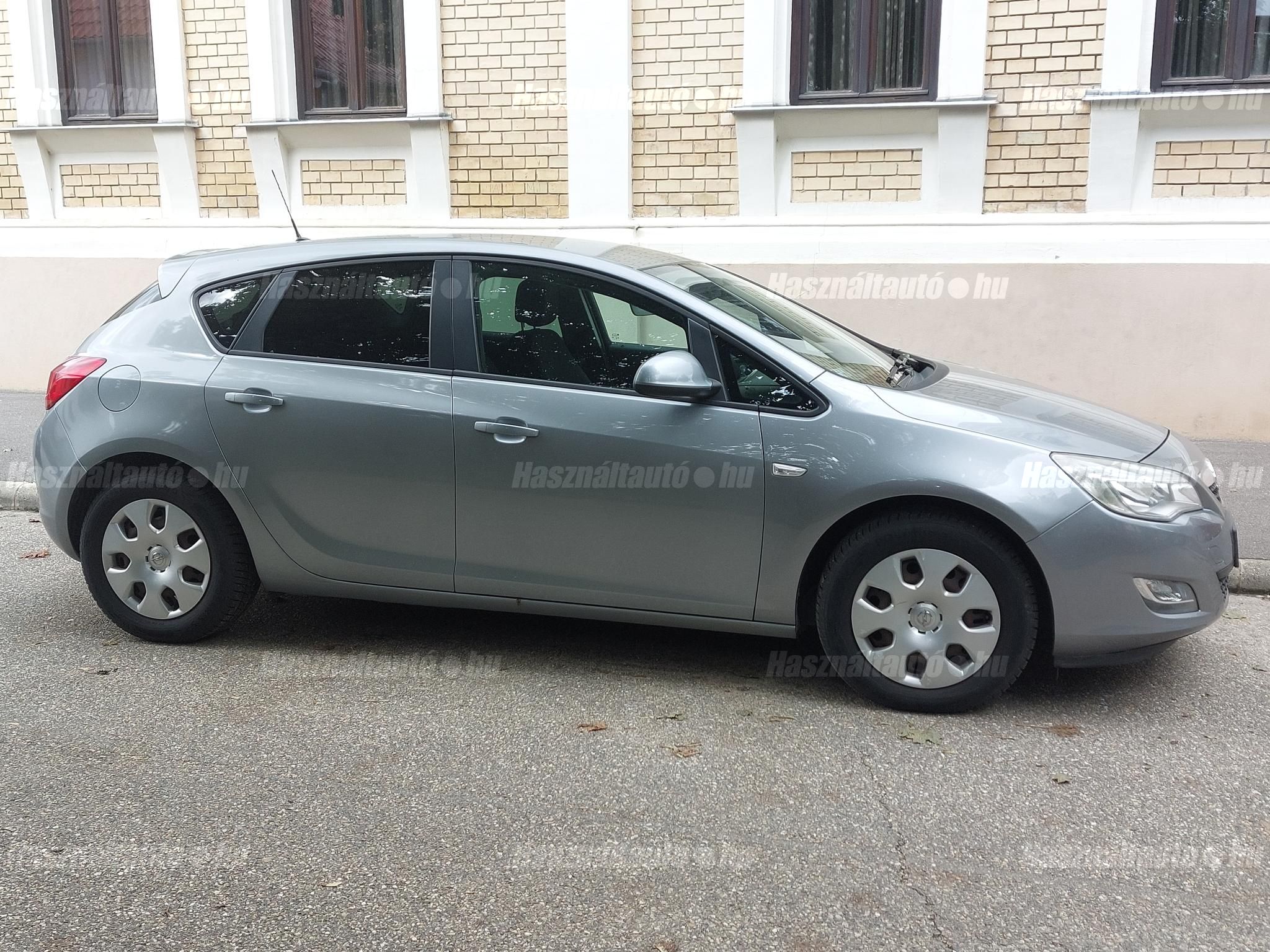 OPEL ASTRA J 2012/2 - 1
