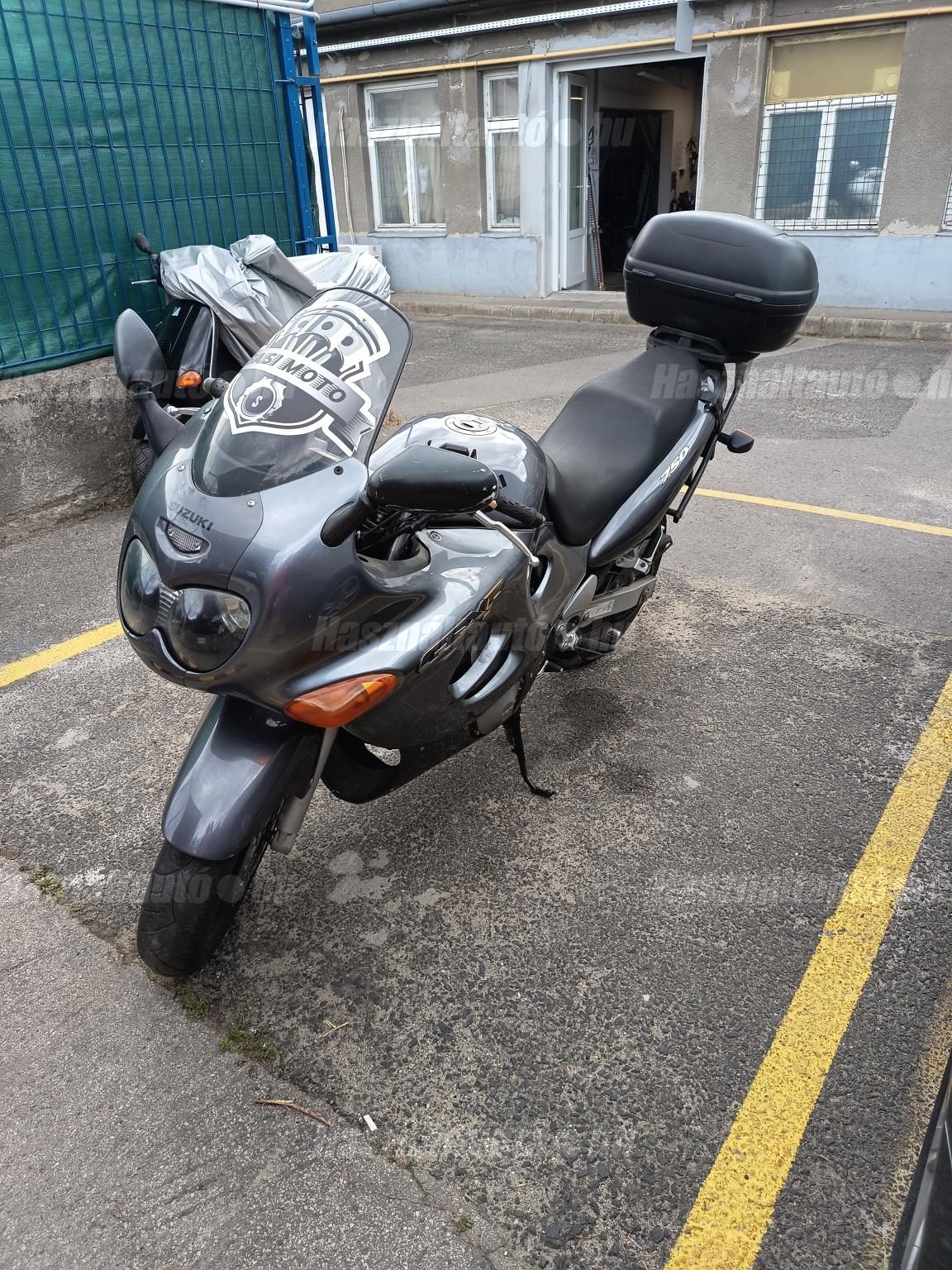 SUZUKI GSX 750 F 2003/6 - 1