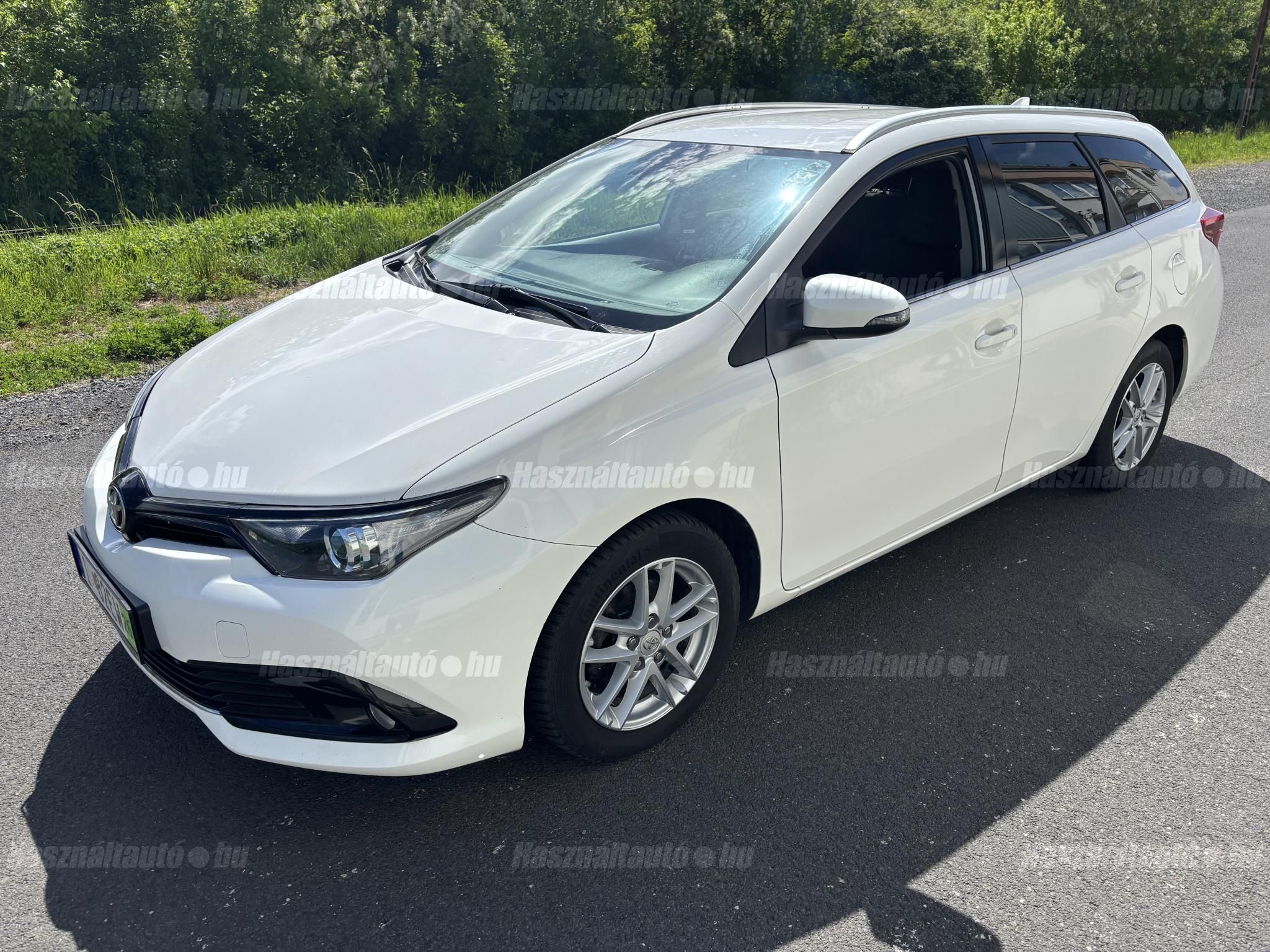 TOYOTA AURIS 2018/10 - 1