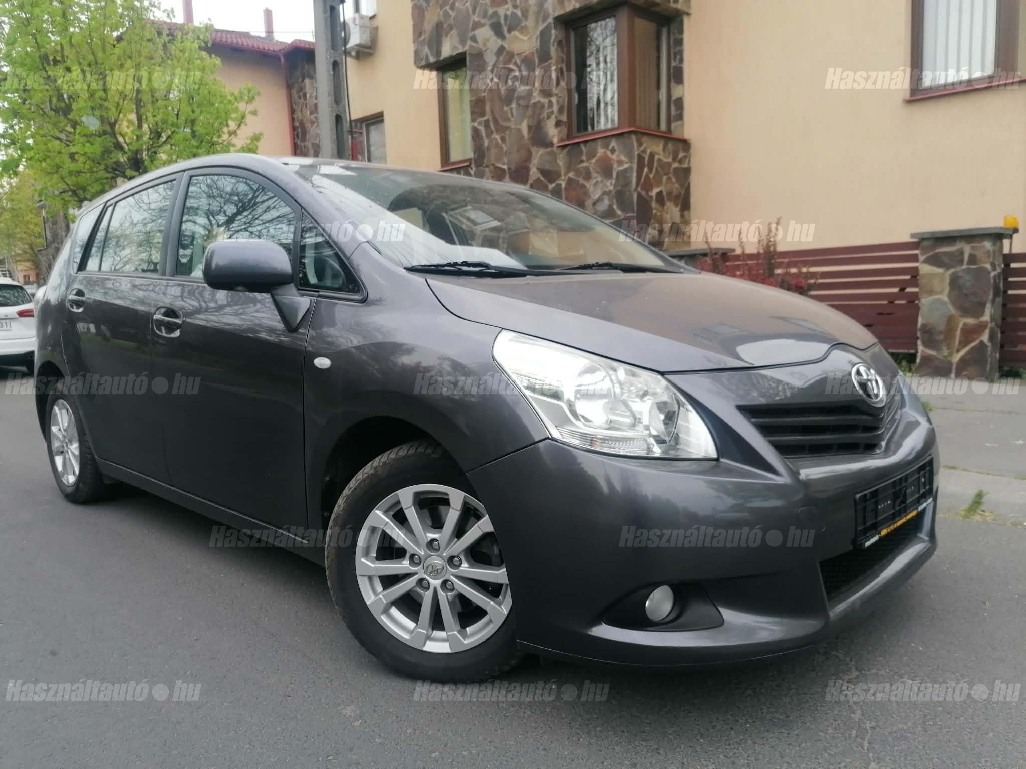 TOYOTA VERSO 2011/6 - 1