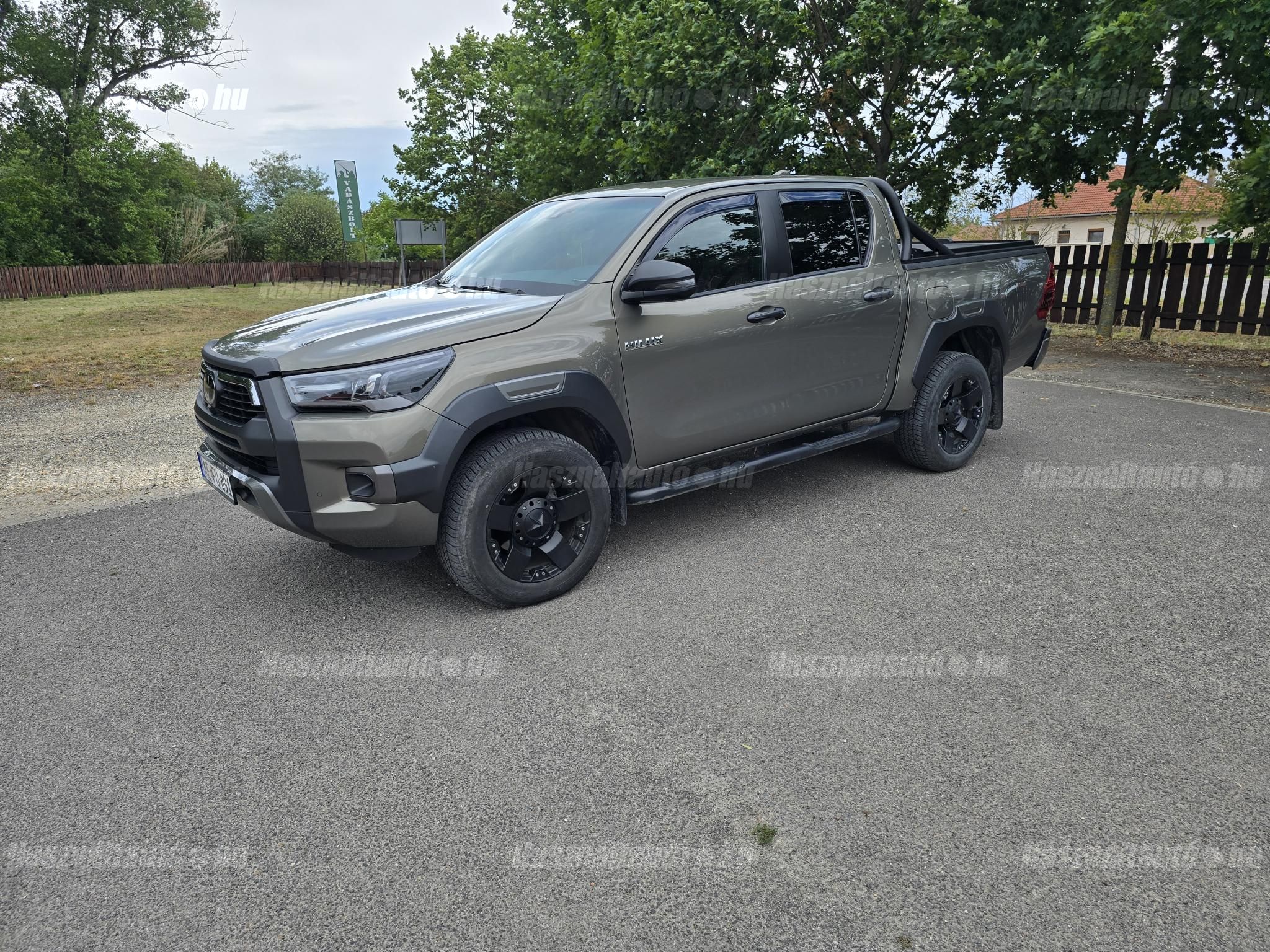 TOYOTA HILUX 2023/10 - 1