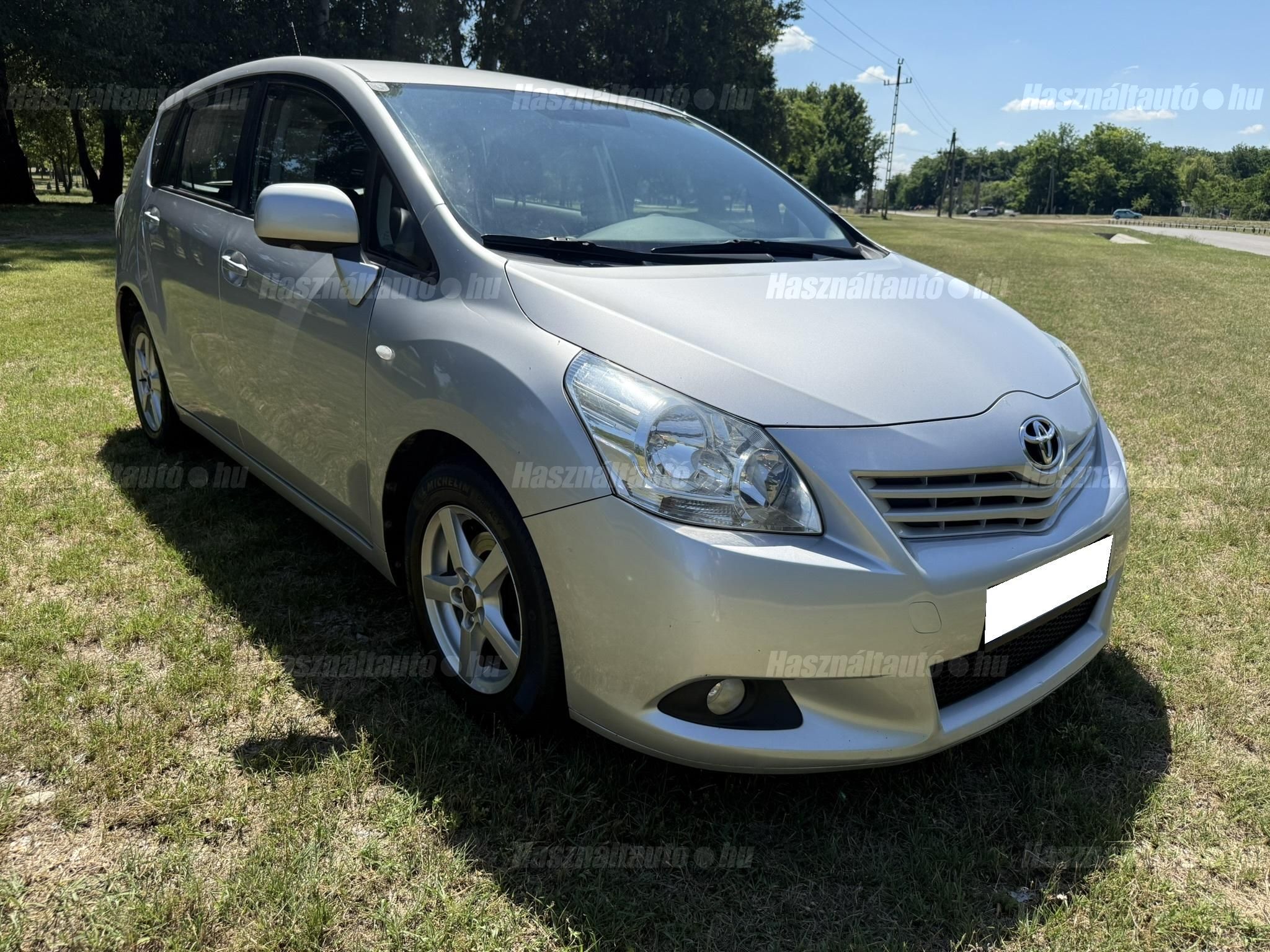 TOYOTA VERSO 2010/9 - 1