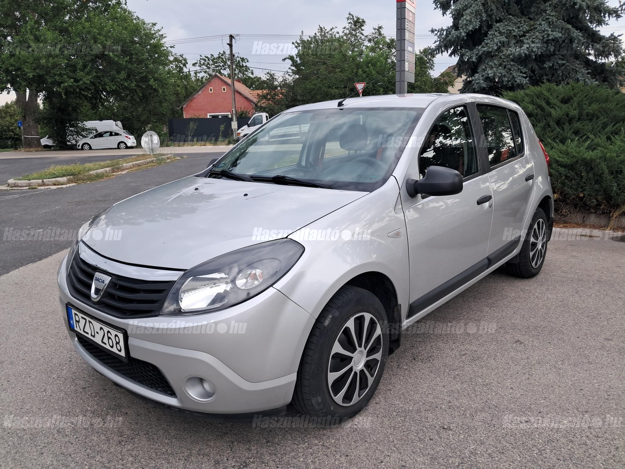 DACIA SANDERO 2011/9 - 1