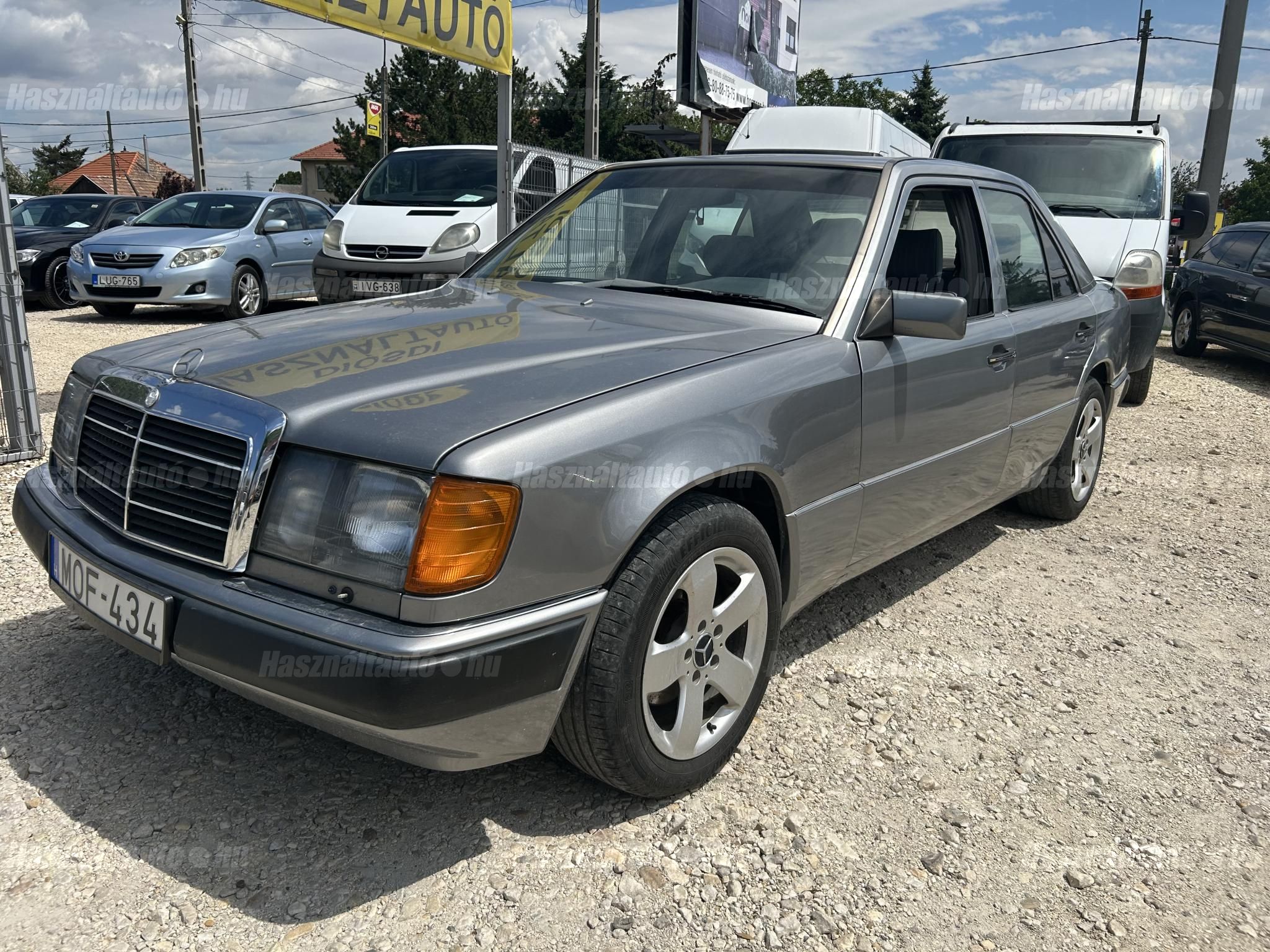 MERCEDES-BENZ 200 1988/5 - 1