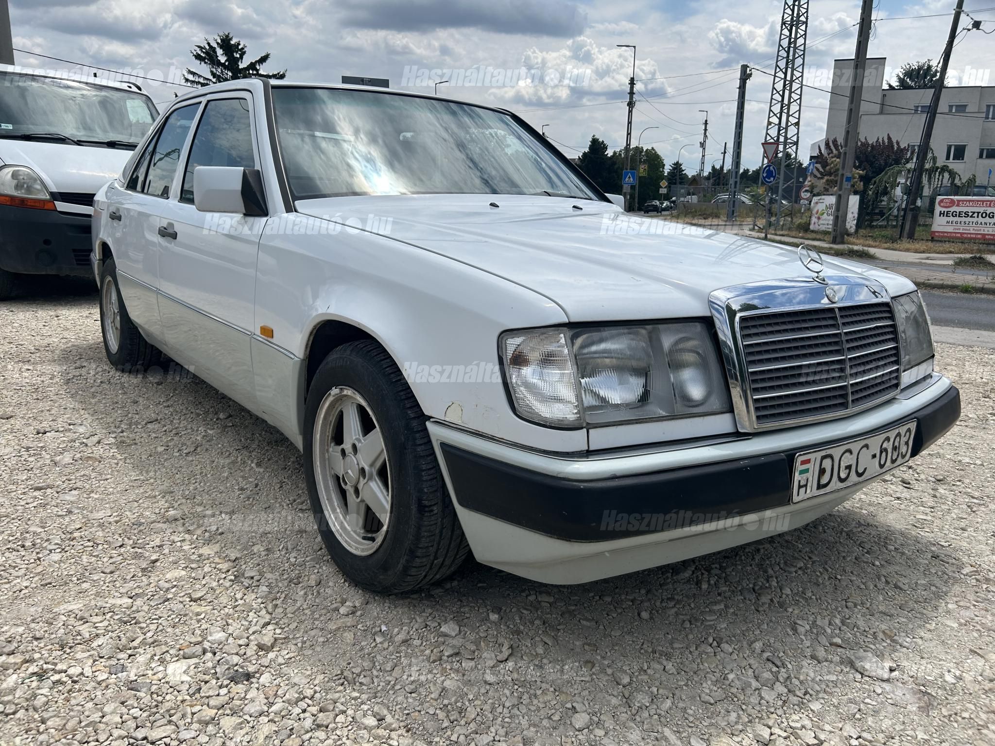MERCEDES-BENZ 200 1988/3 - 1