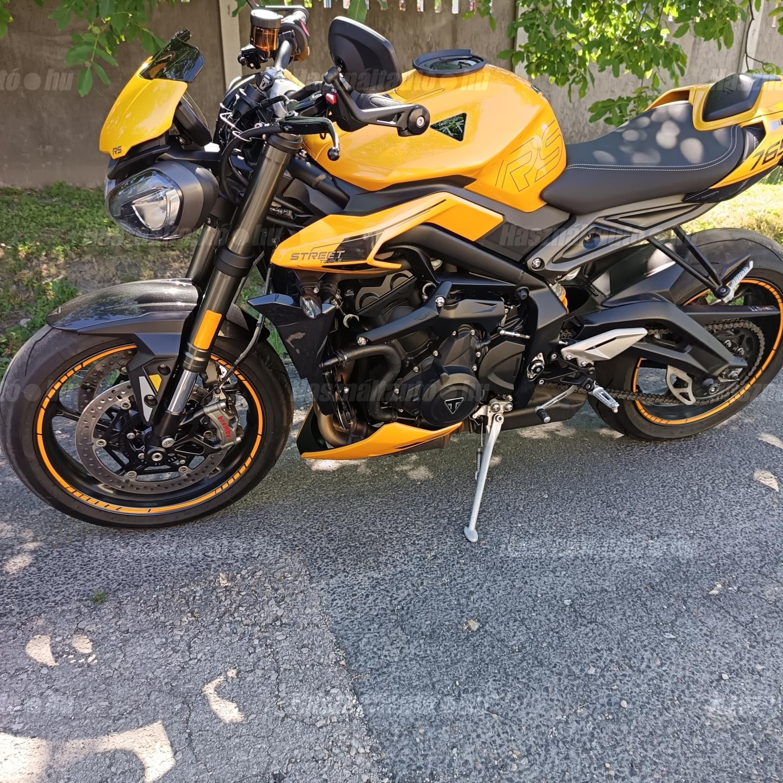 TRIUMPH STREET TRIPLE 2024/6 - 1