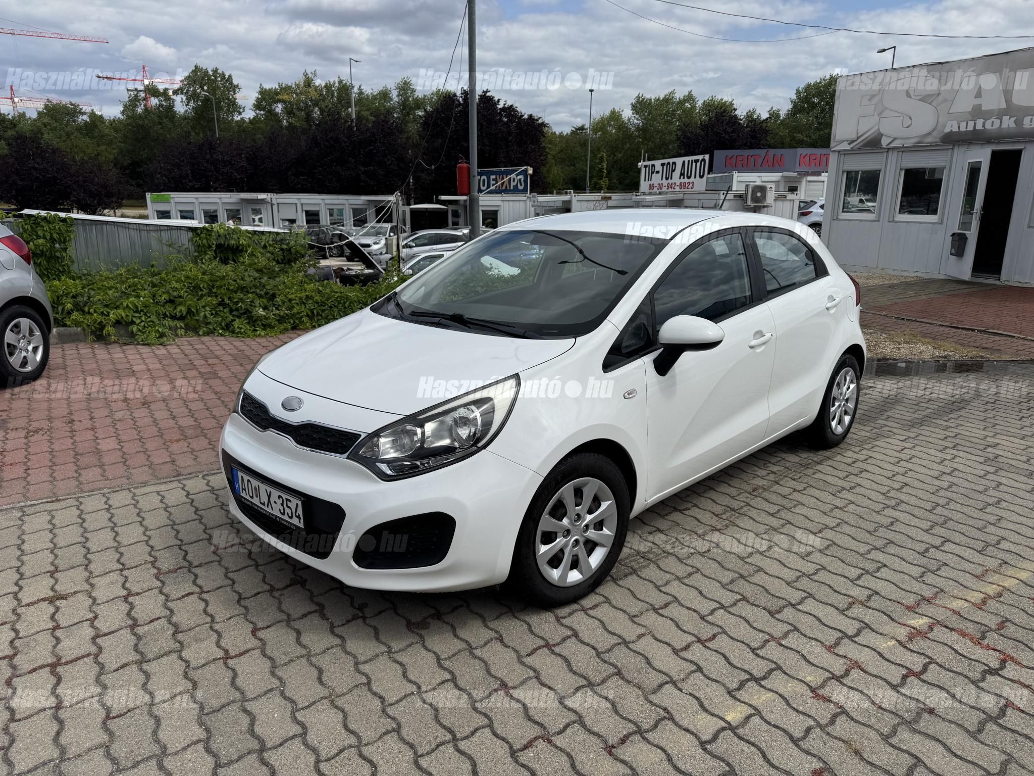 KIA RIO 2013/6 - 1