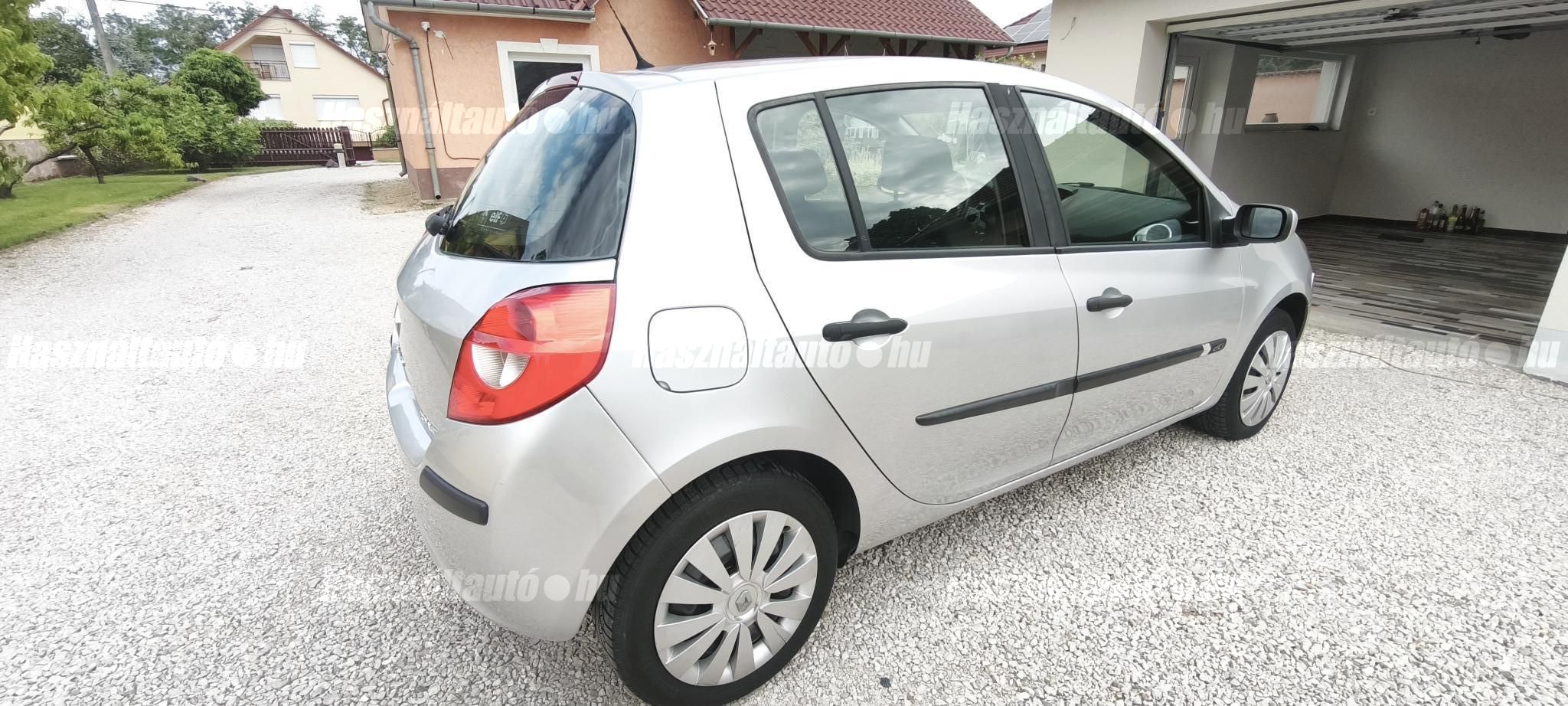 RENAULT CLIO 2006/4 - 1