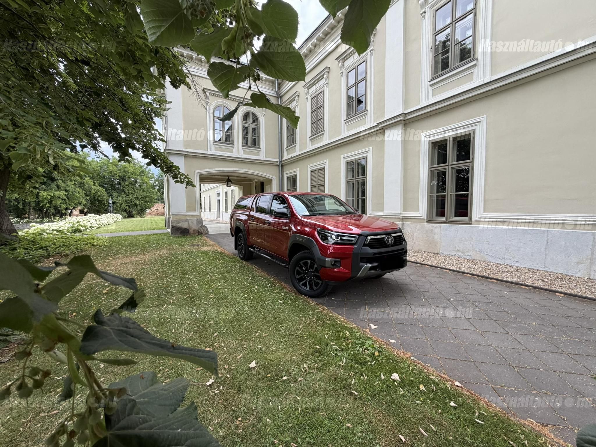 TOYOTA HILUX 2023/5 - 1