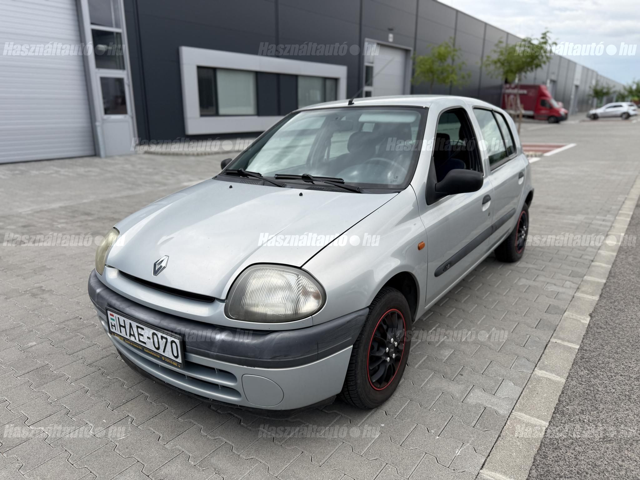 RENAULT CLIO 1998/8 - 1