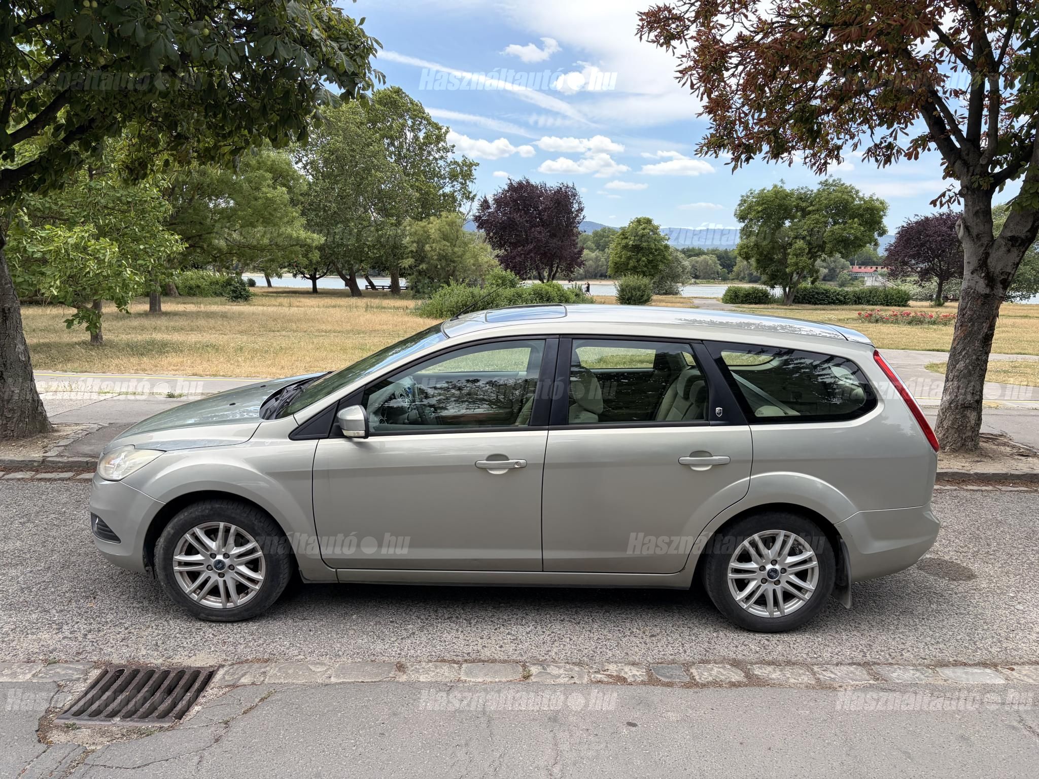 FORD FOCUS 2010/7 - 1