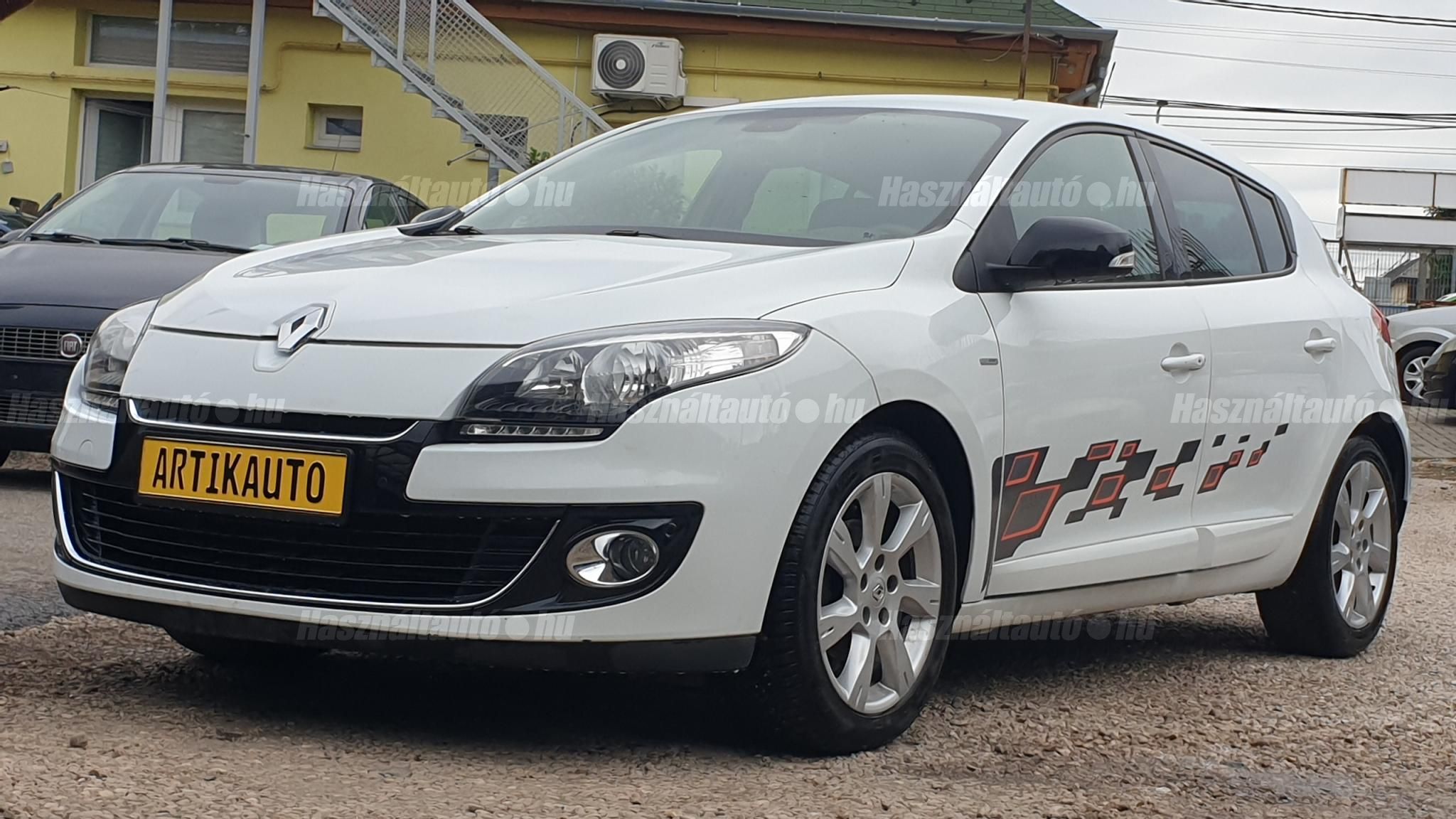 RENAULT MEGANE 2012/3 - 1