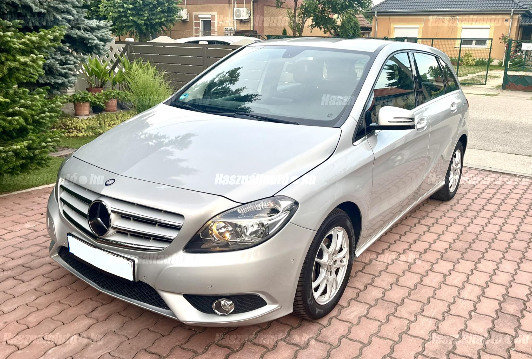 MERCEDES-BENZ B 180 2013/3 - 1
