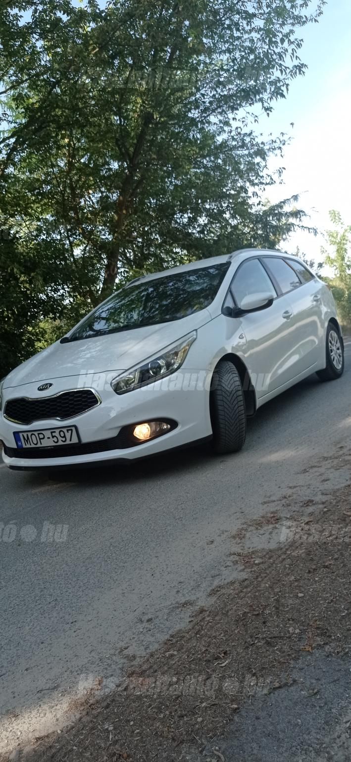 KIA CEE'D 2013 - 1