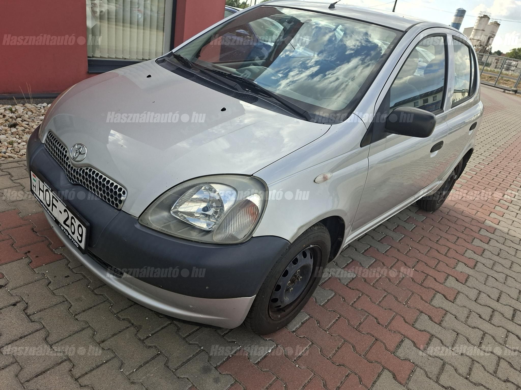 TOYOTA YARIS 2001/3 - 1