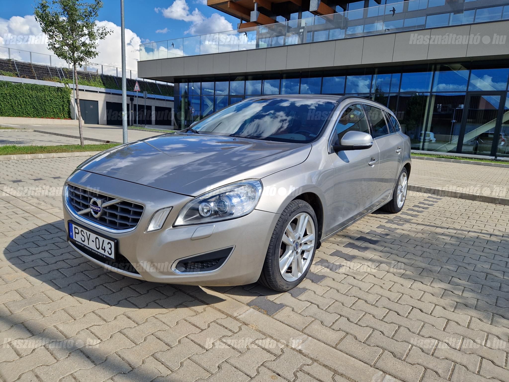 VOLVO V60 2012 - 1