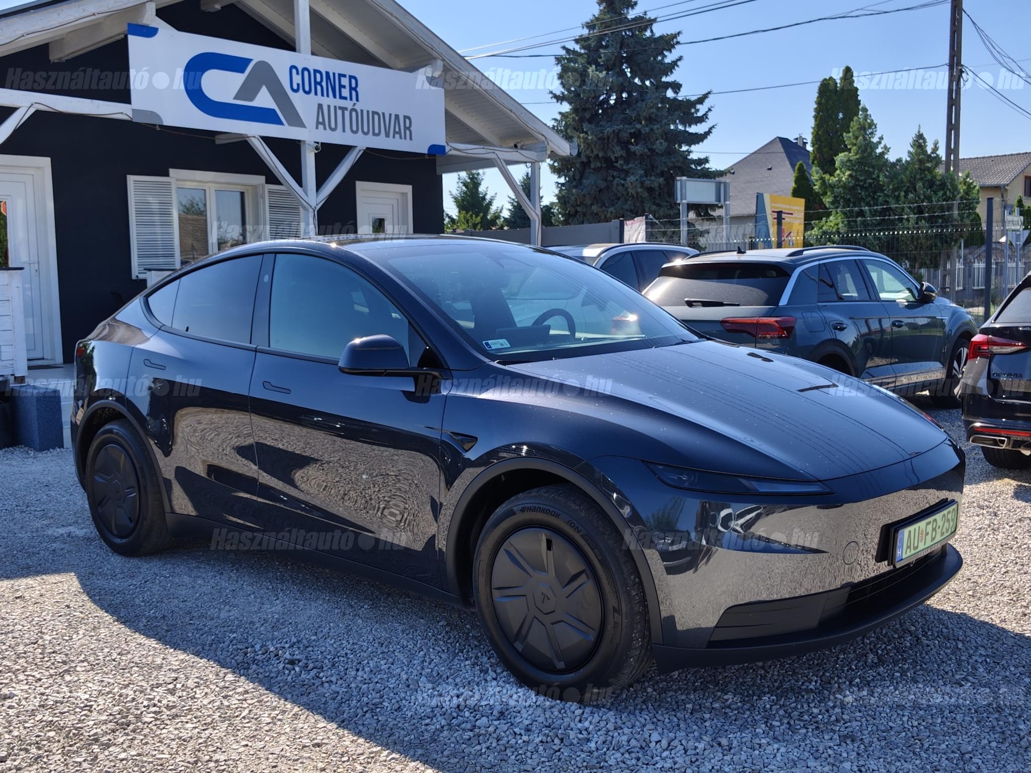 TESLA MODEL Y 2026/6 - 1