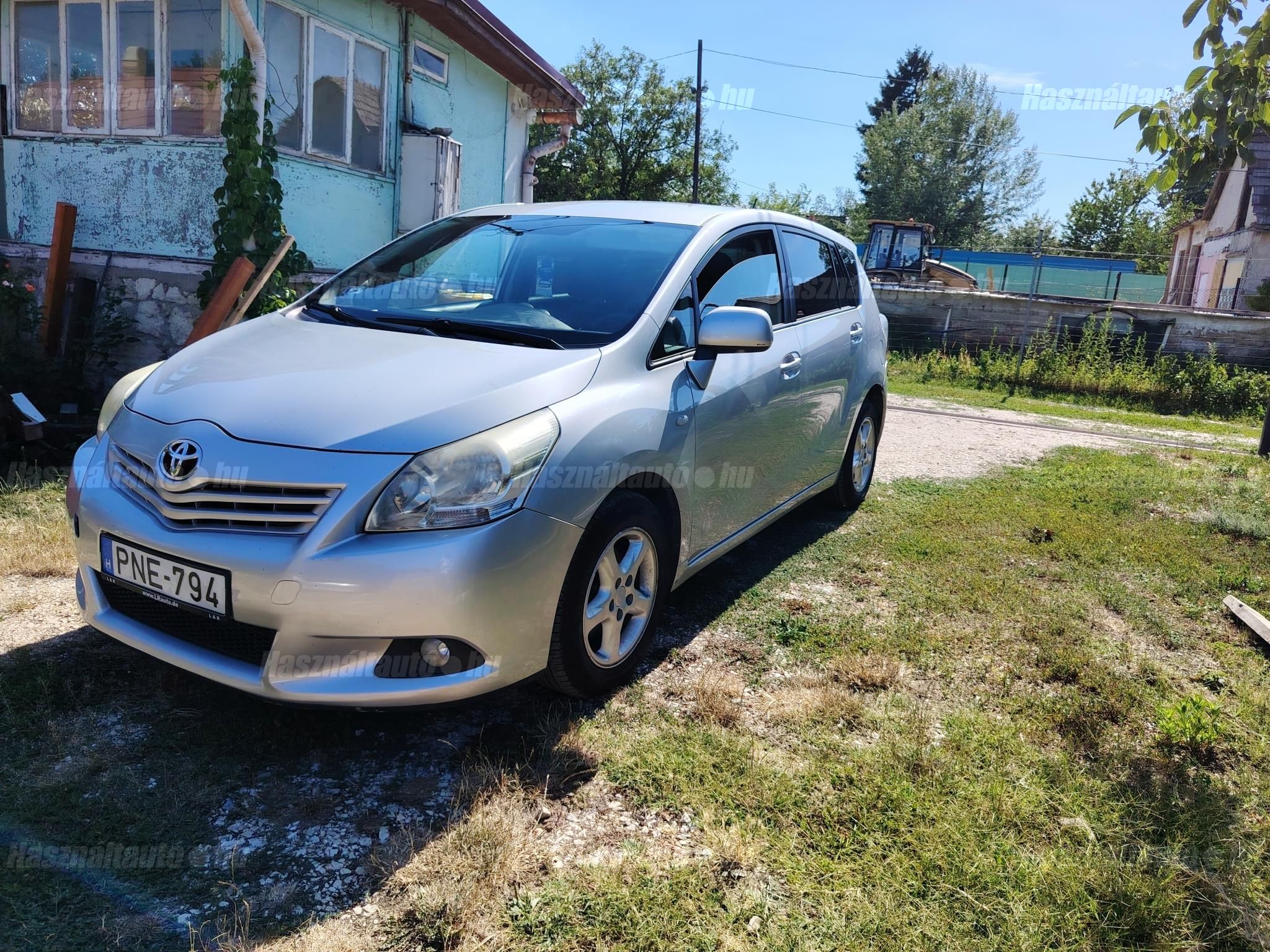 TOYOTA VERSO 2010 - 1