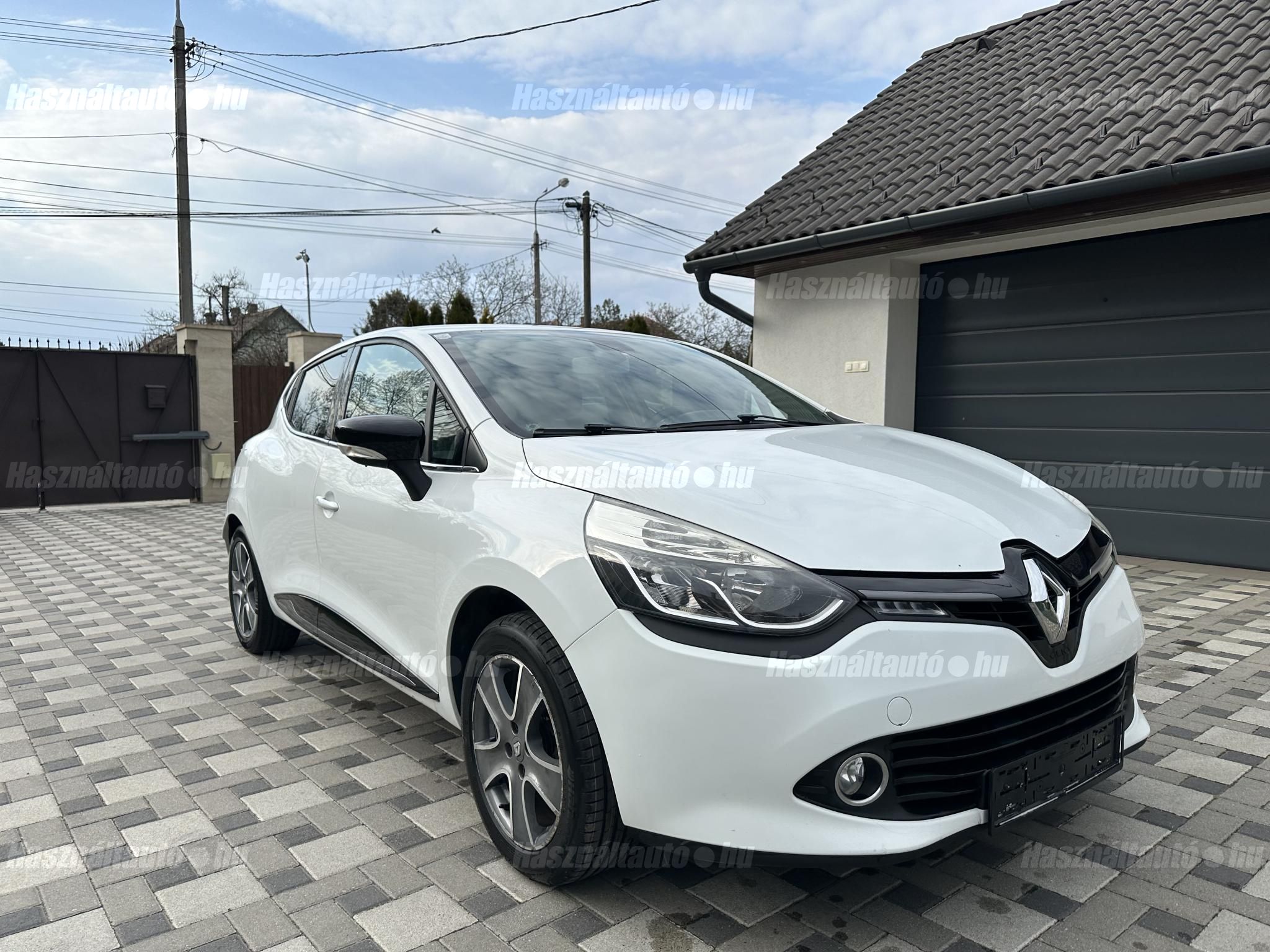 RENAULT CLIO 2014/9 - 1