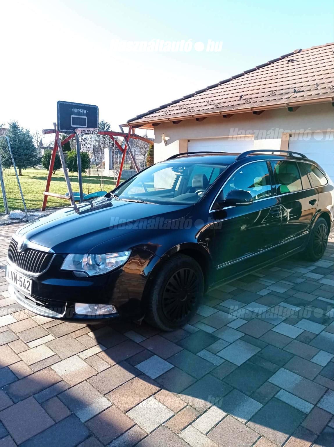 SKODA SUPERB 2011 - 1