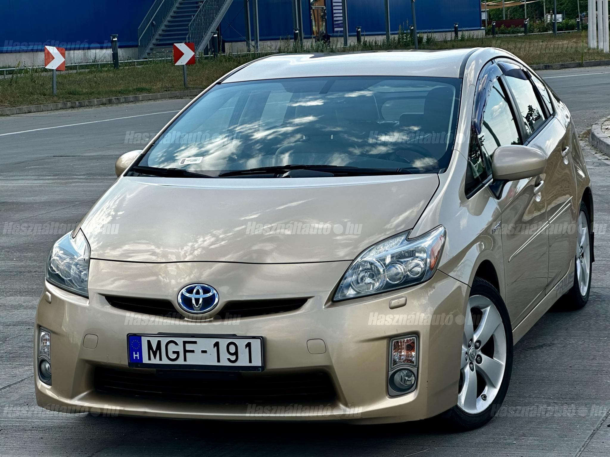 TOYOTA PRIUS 2010/8 - 1
