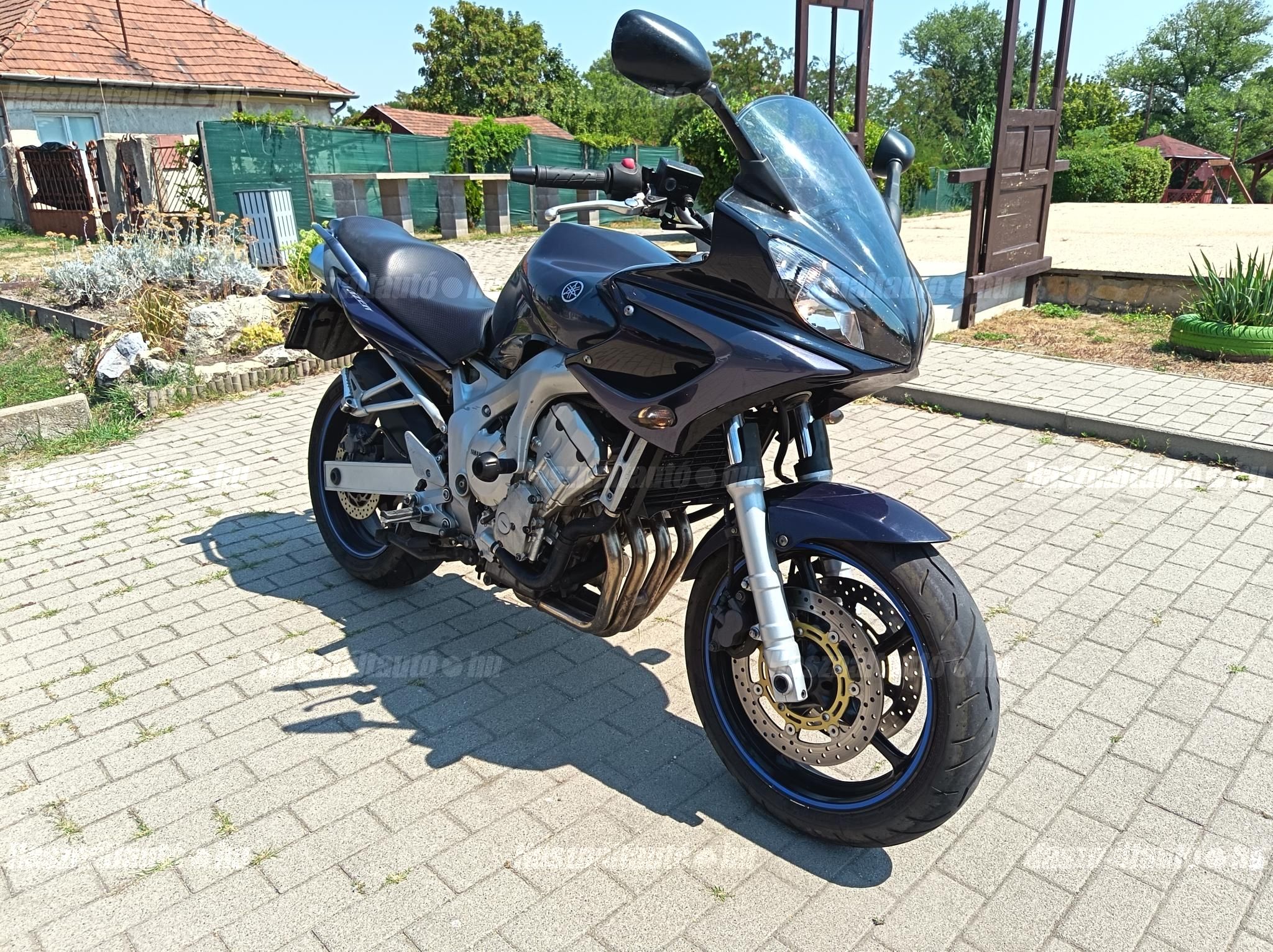 YAMAHA FZ6-S (FAZER) 2004/9 - 1