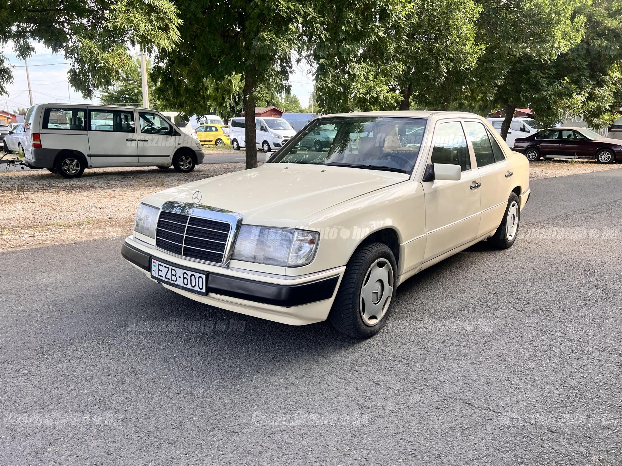 MERCEDES-BENZ 200 1993/12 - 1