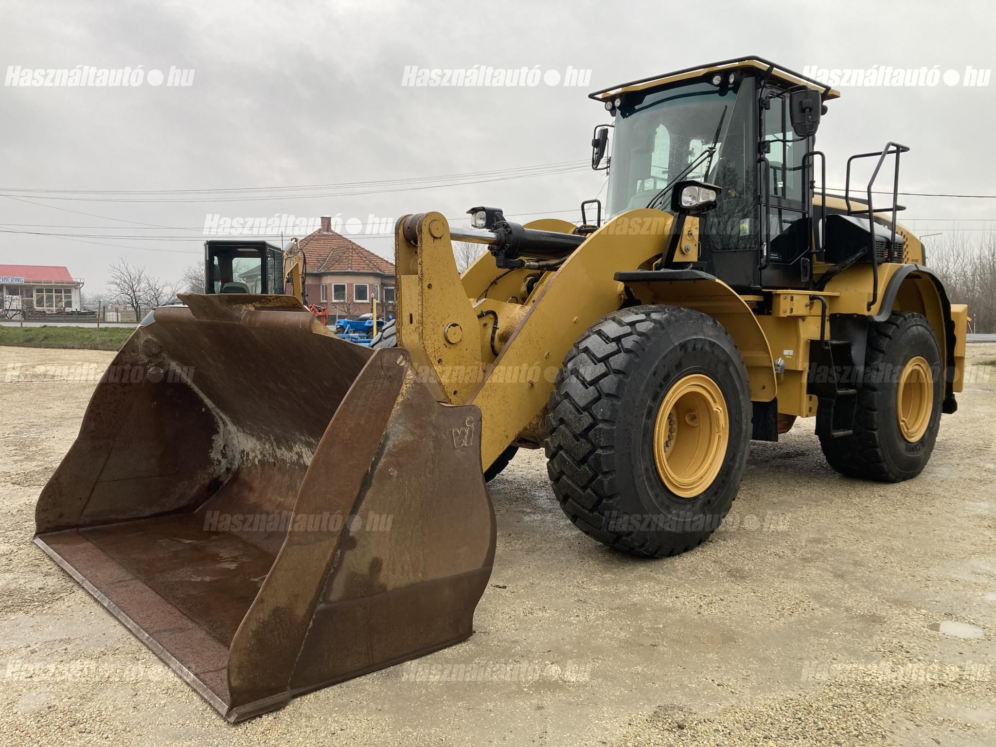 CATERPILLAR 2015/6 - 1