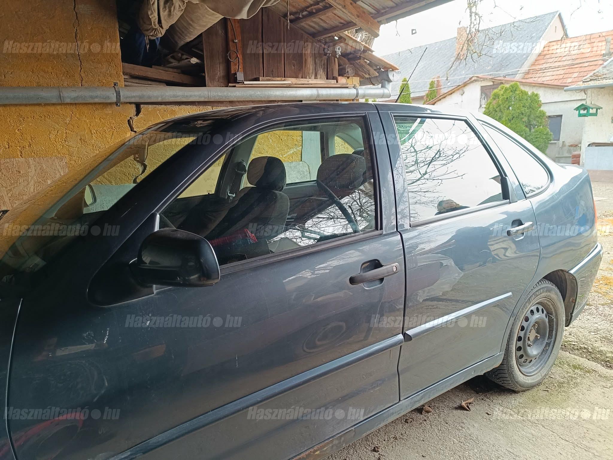 VOLKSWAGEN POLO 2001/6 - 1