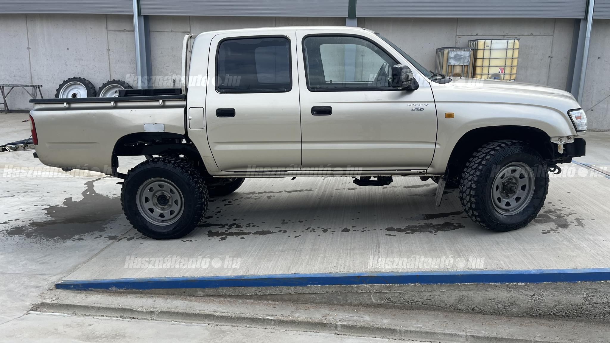 TOYOTA HILUX 2003 - 1
