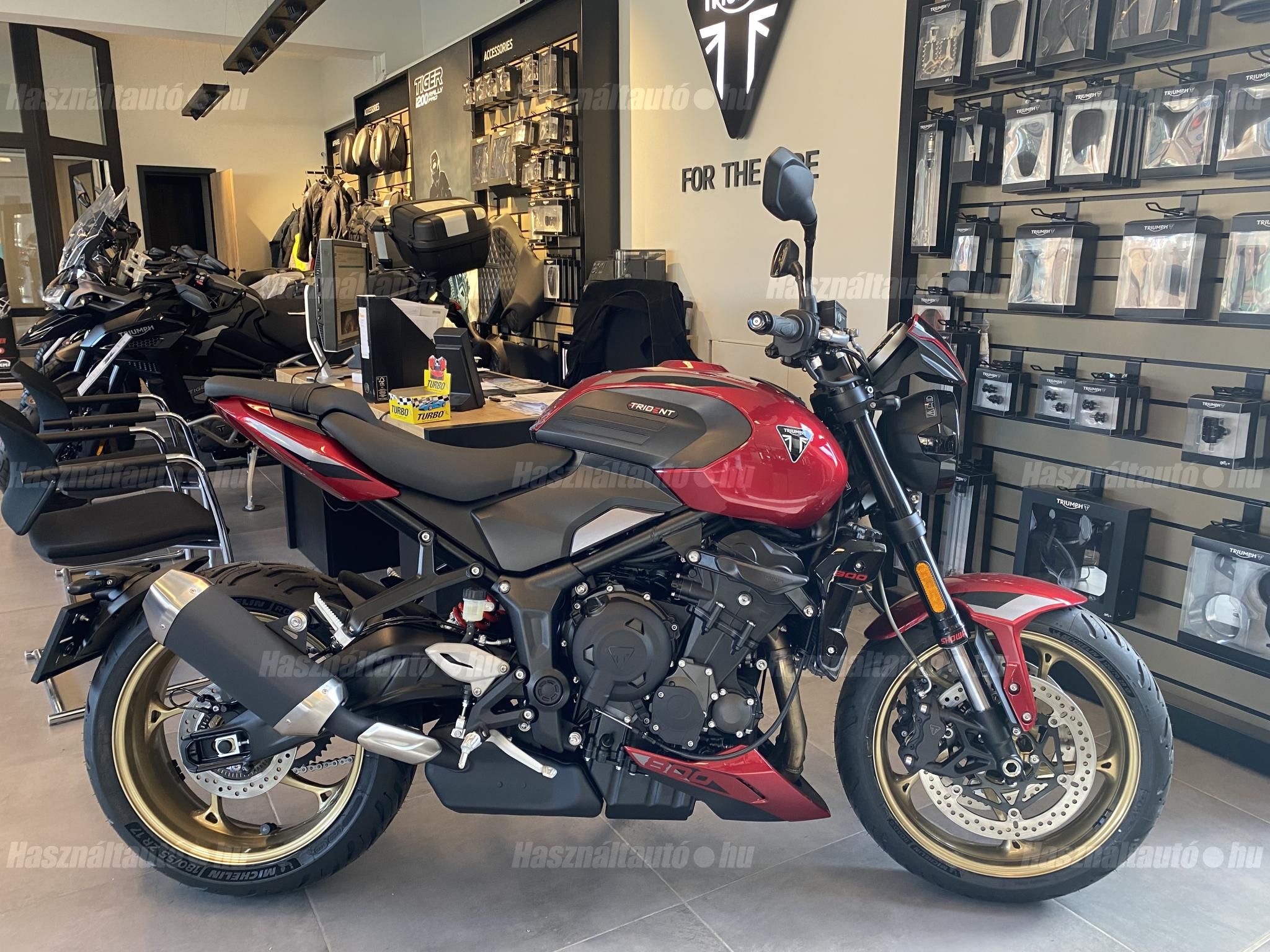TRIUMPH TRIDENT 2026/7 - 1