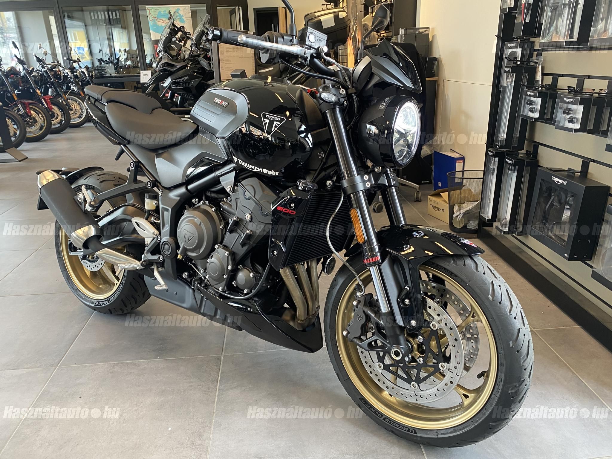 TRIUMPH TRIDENT 2026/7 - 1