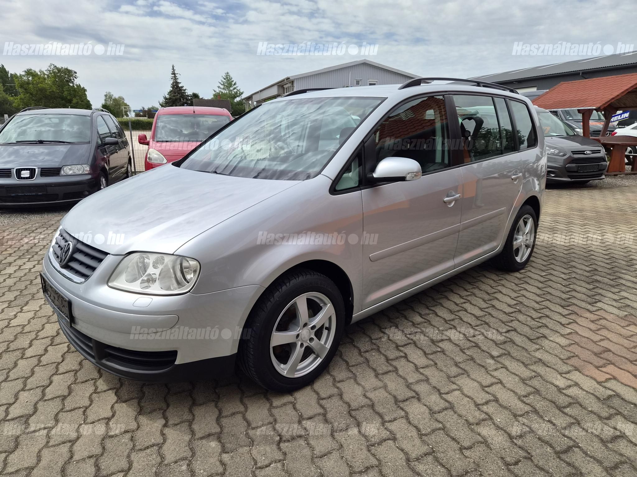 VOLKSWAGEN TOURAN 2004/5 - 1