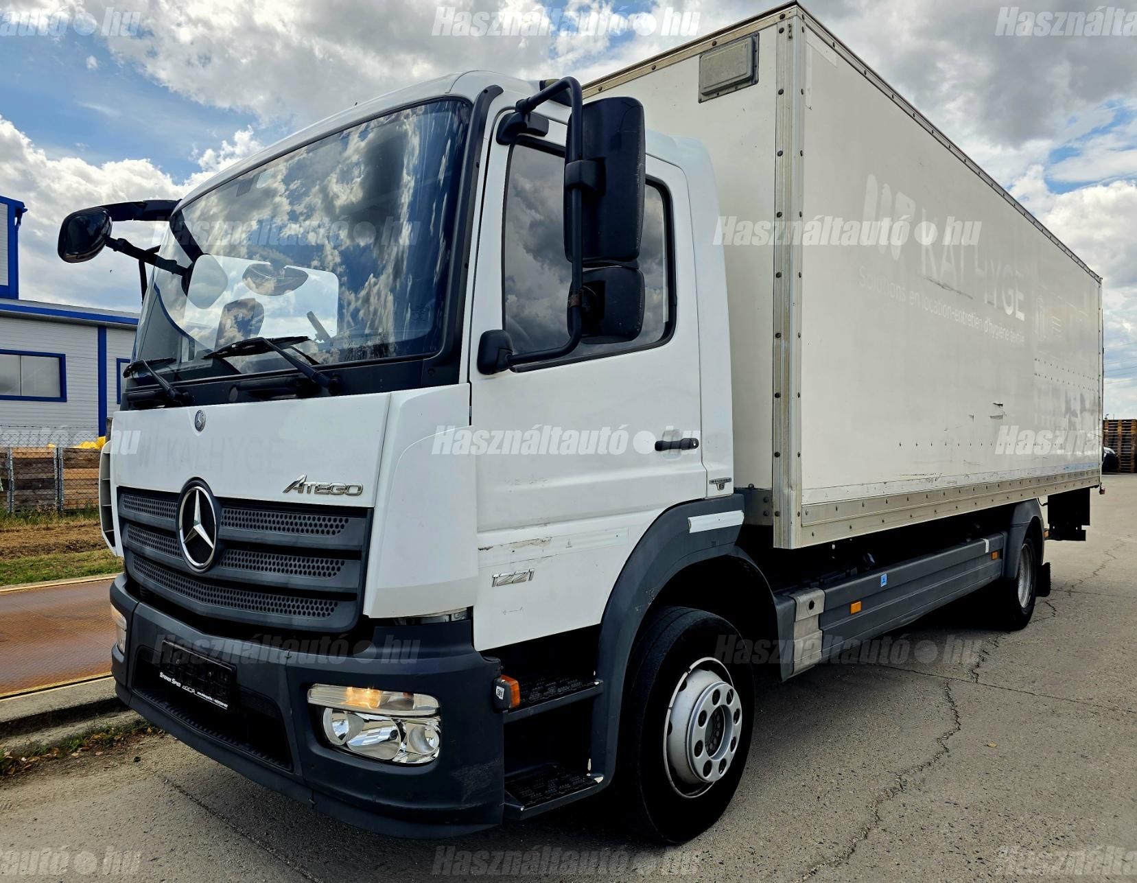 MERCEDES-BENZ 2017/2 - 1