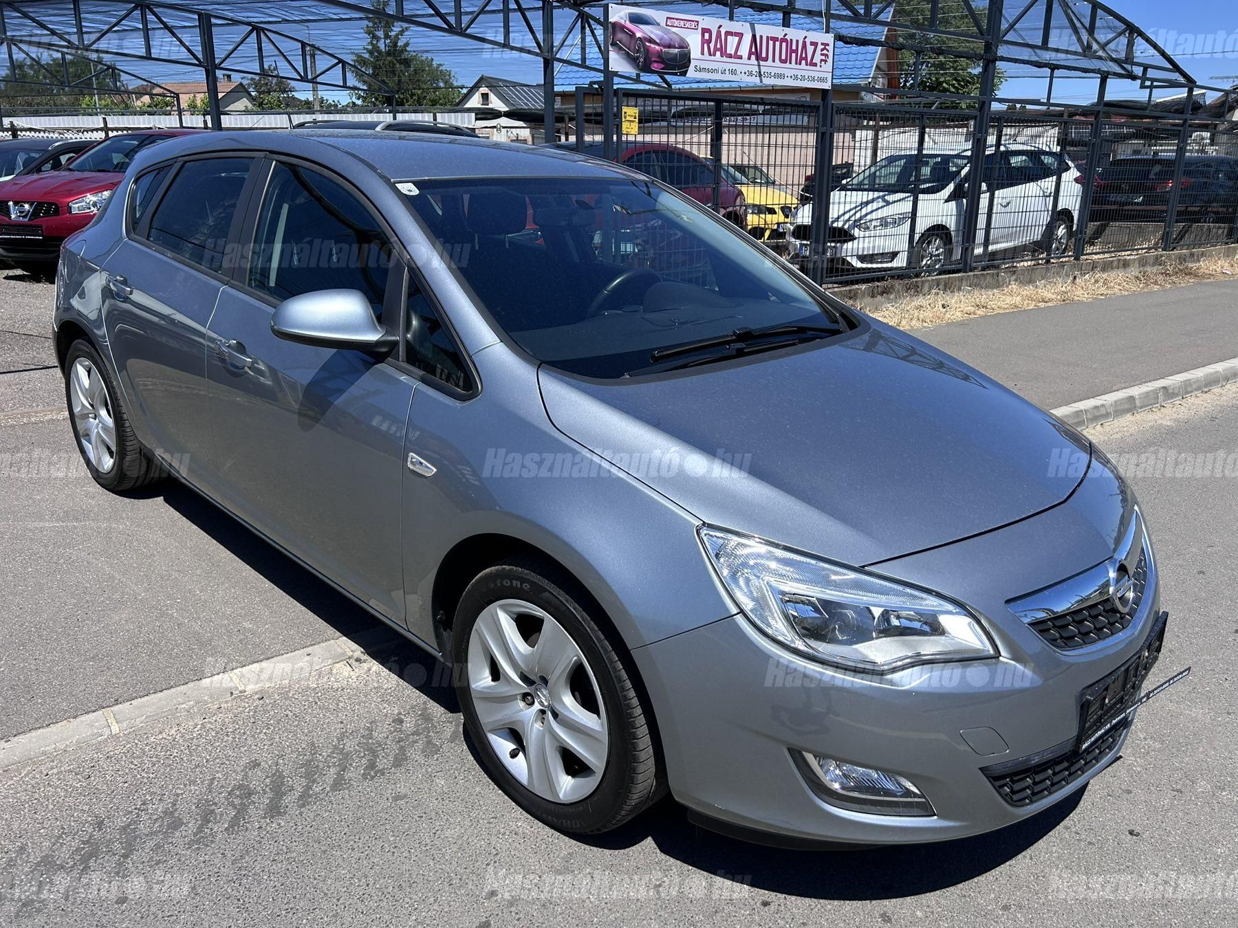 OPEL ASTRA J 2011/11 - 1