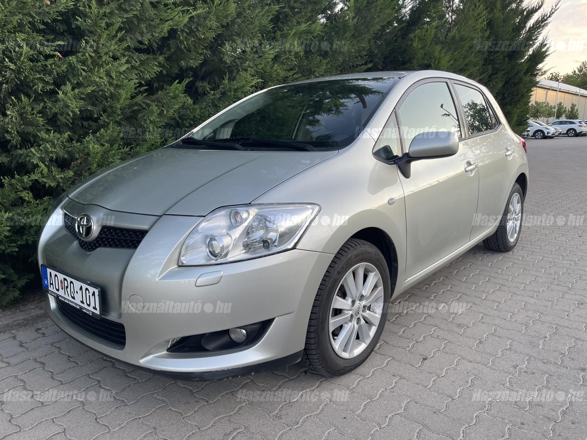 TOYOTA AURIS 2007/8 - 1