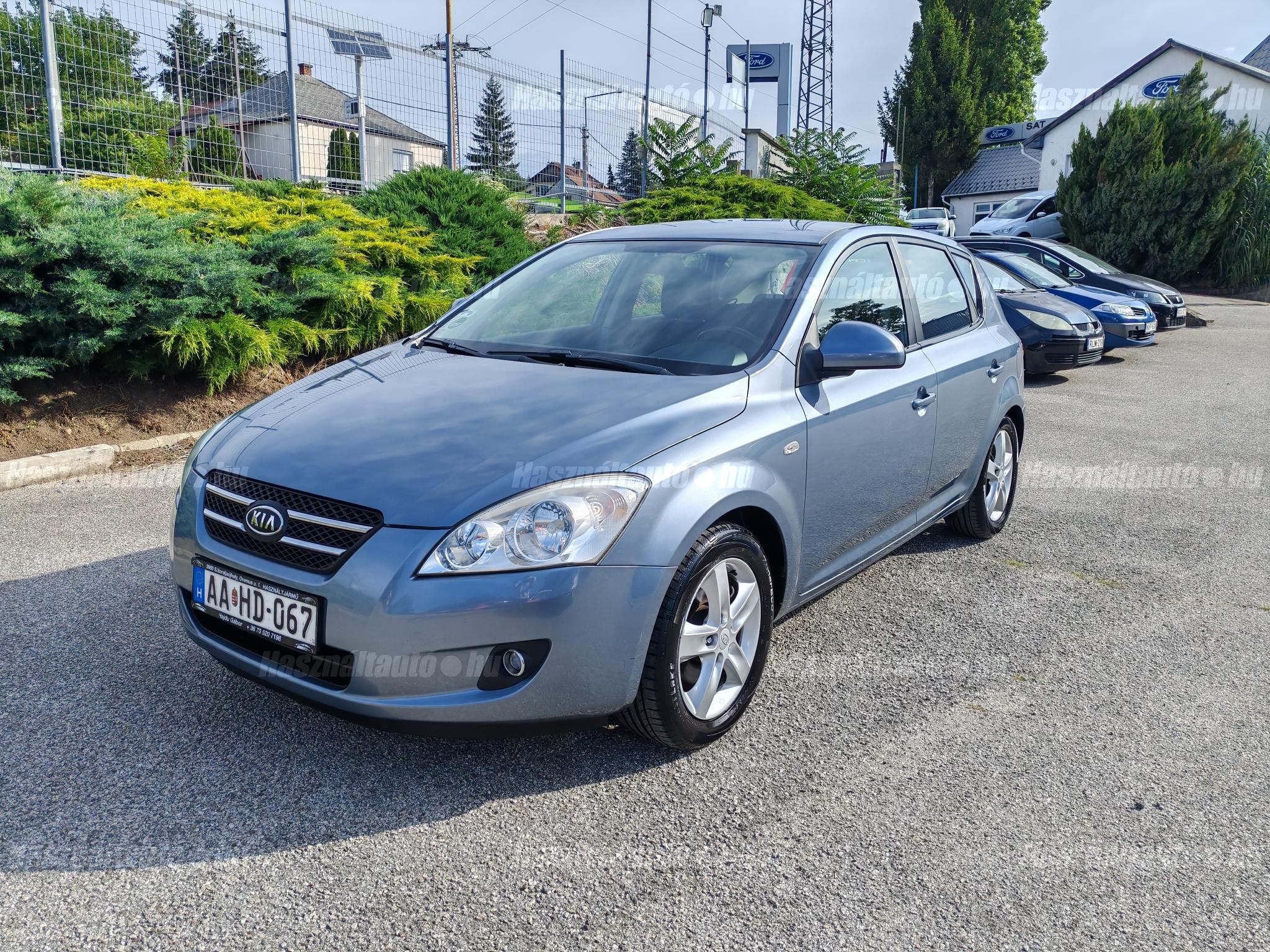 KIA CEE'D 2007/12 - 1