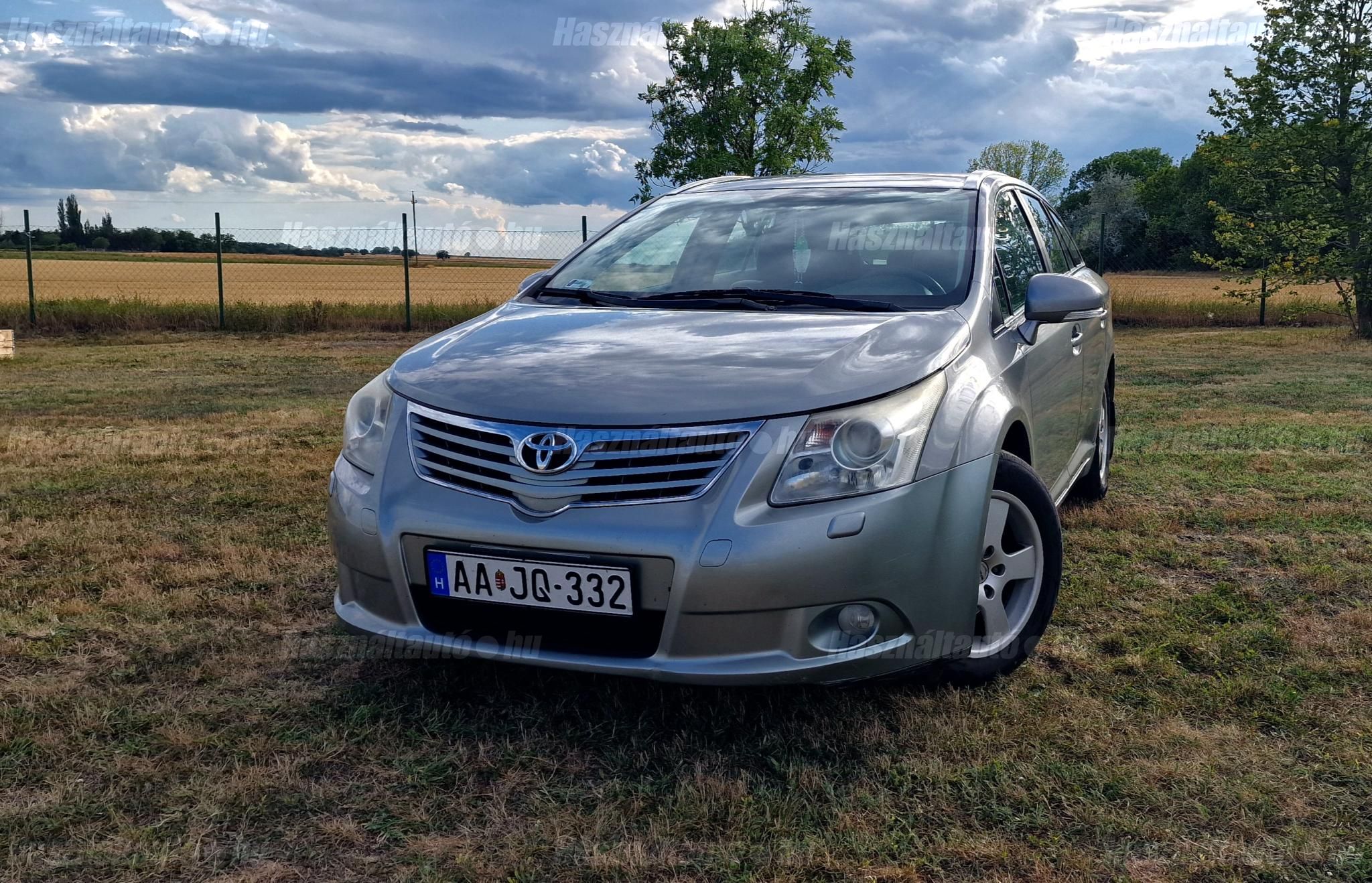 TOYOTA AVENSIS 2011 - 1
