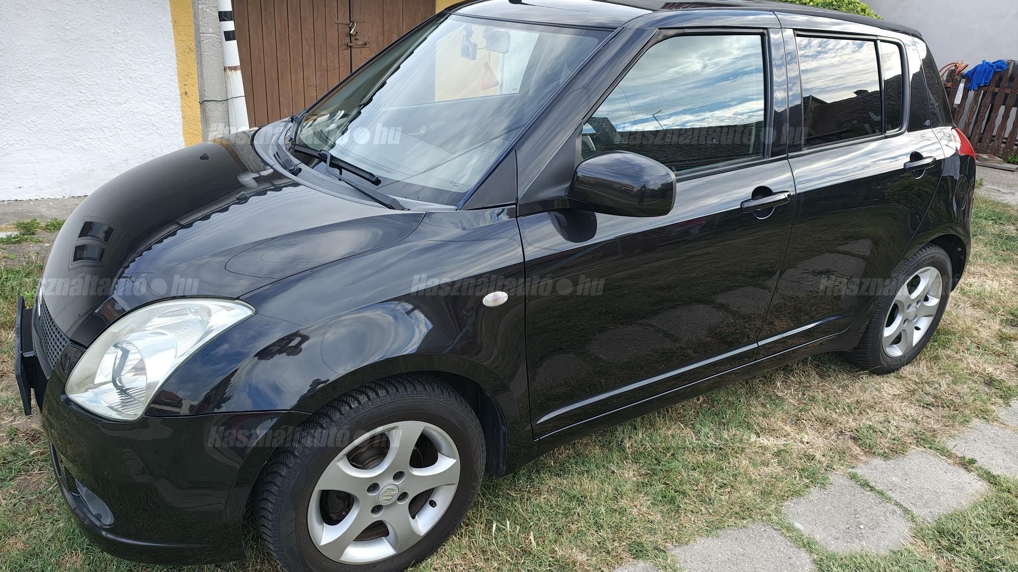 SUZUKI SWIFT 2005/5 - 1