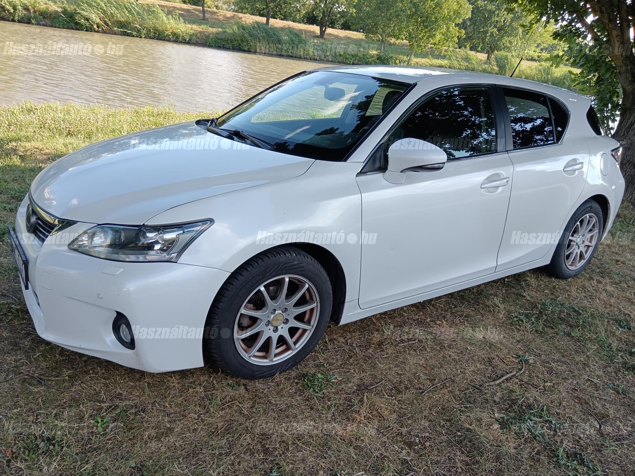 LEXUS CT 2012/3 - 1