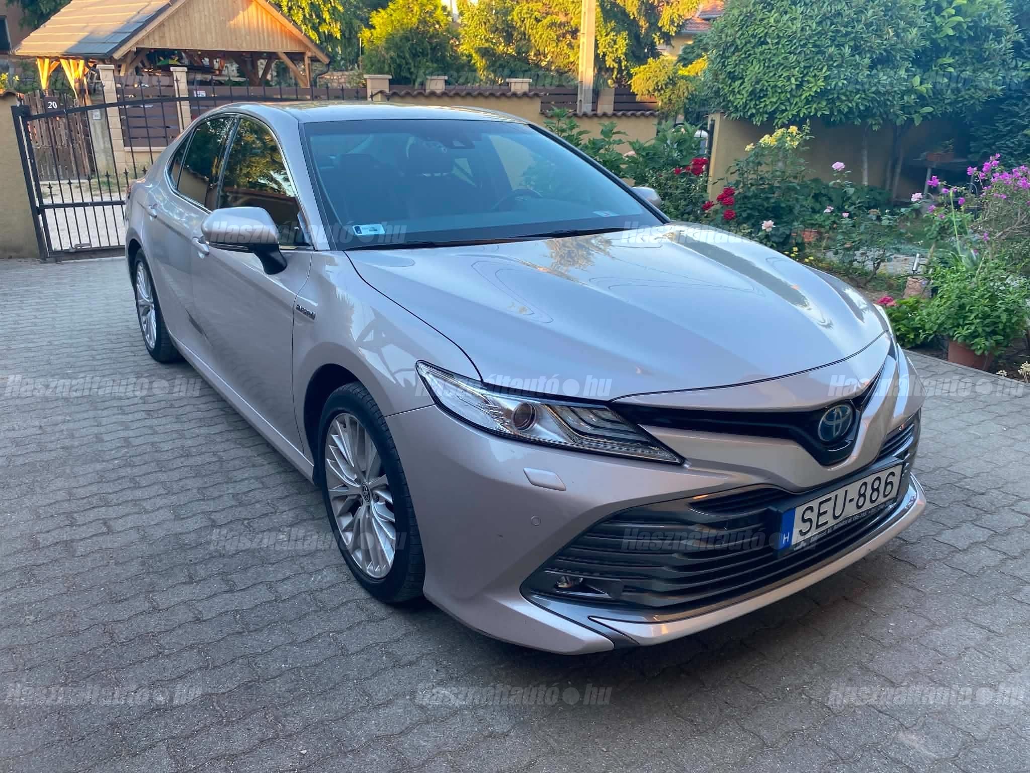 TOYOTA CAMRY 2020 - 1