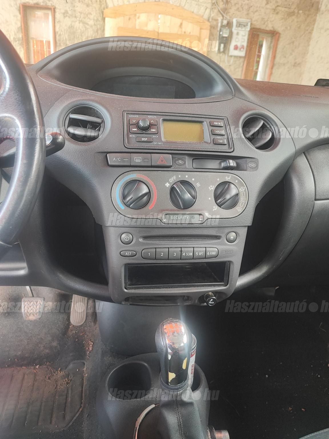 TOYOTA YARIS 2006/3 - 1