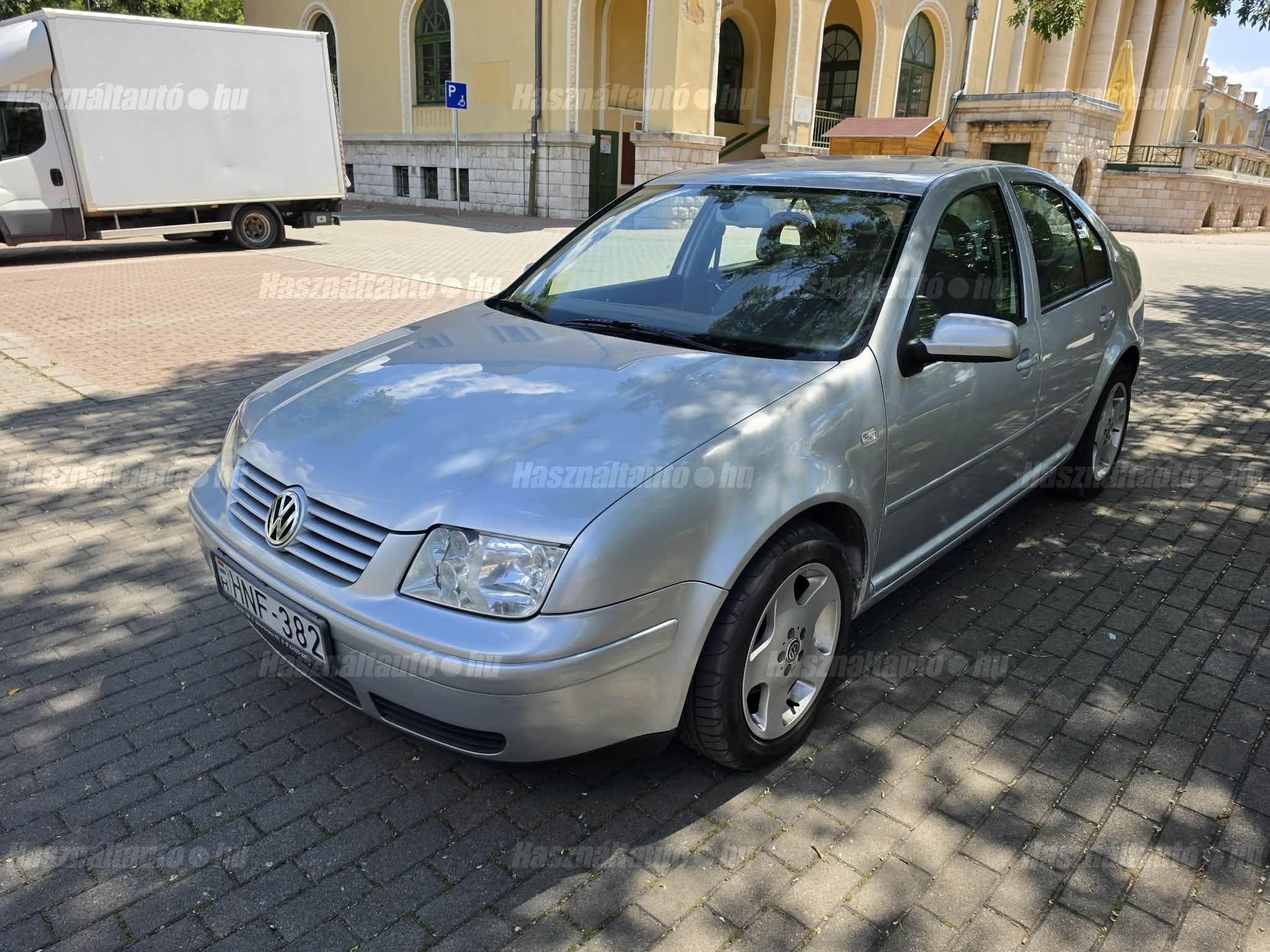 VOLKSWAGEN BORA 2001 - 1