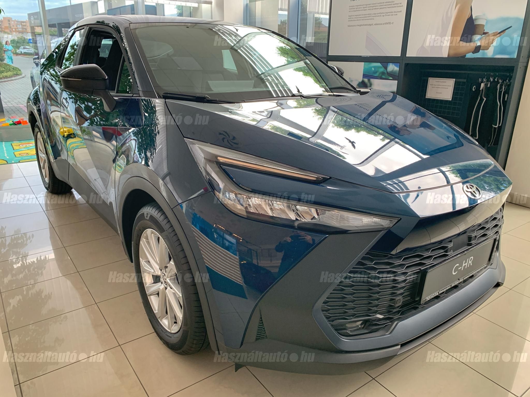 TOYOTA C-HR 2025 - 1