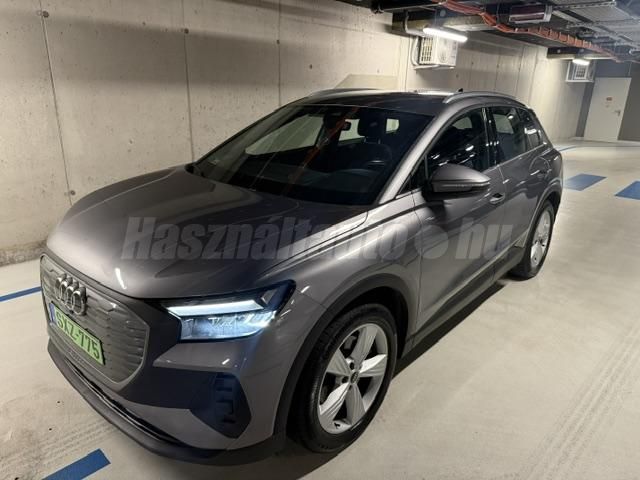 AUDI Q4 2021/10 - 1